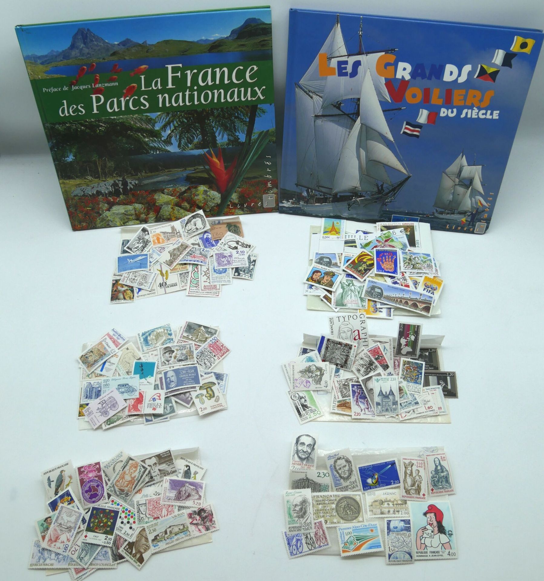 Null Philatélie : 

Pochettes d'environs 650 timbres français neufs des années 1&hellip;