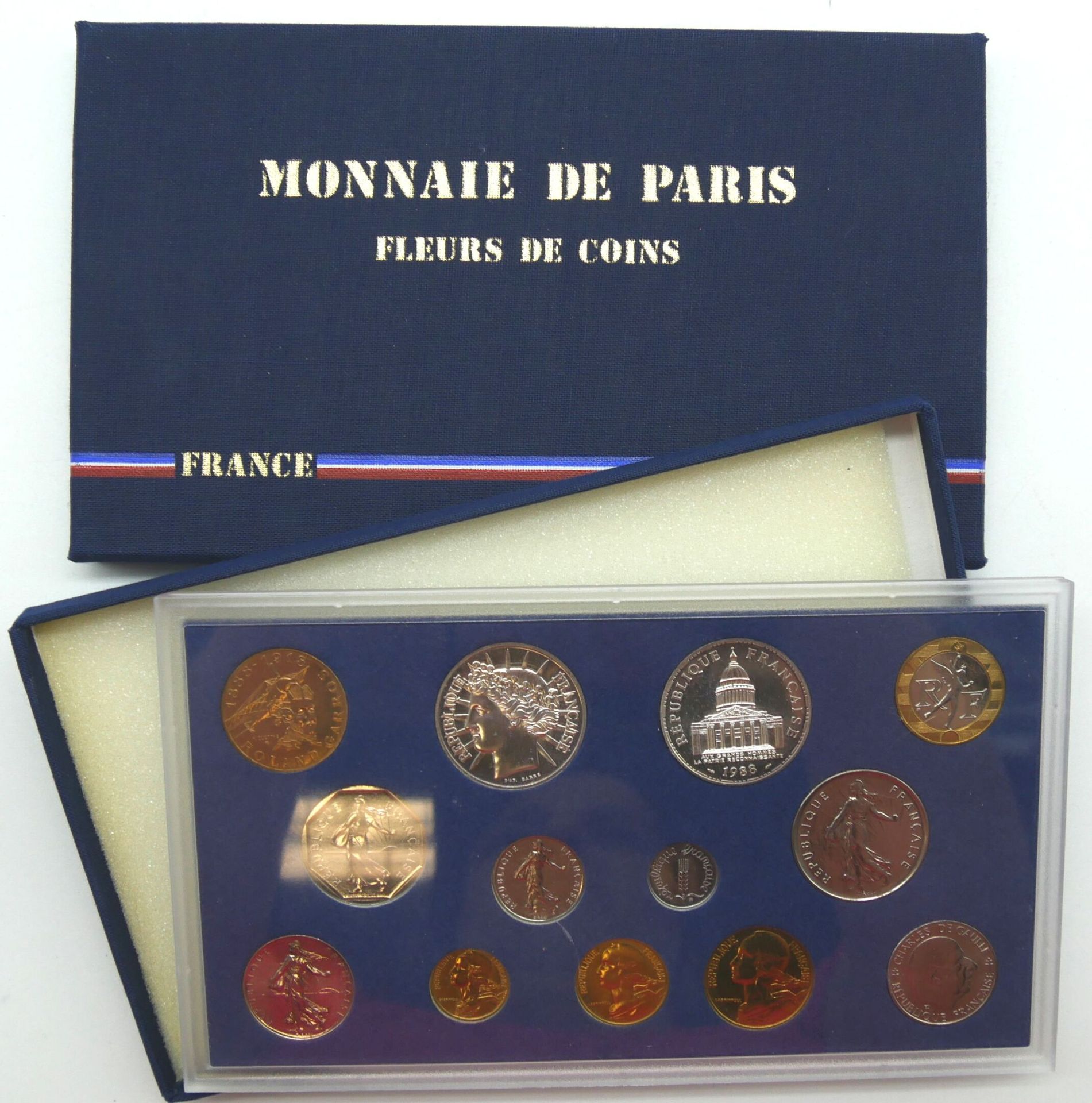 Ensemble de 3 Coffrets. Monnaie de Paris - Pièces Fleurs de Coins. Exemplaires N&hellip;