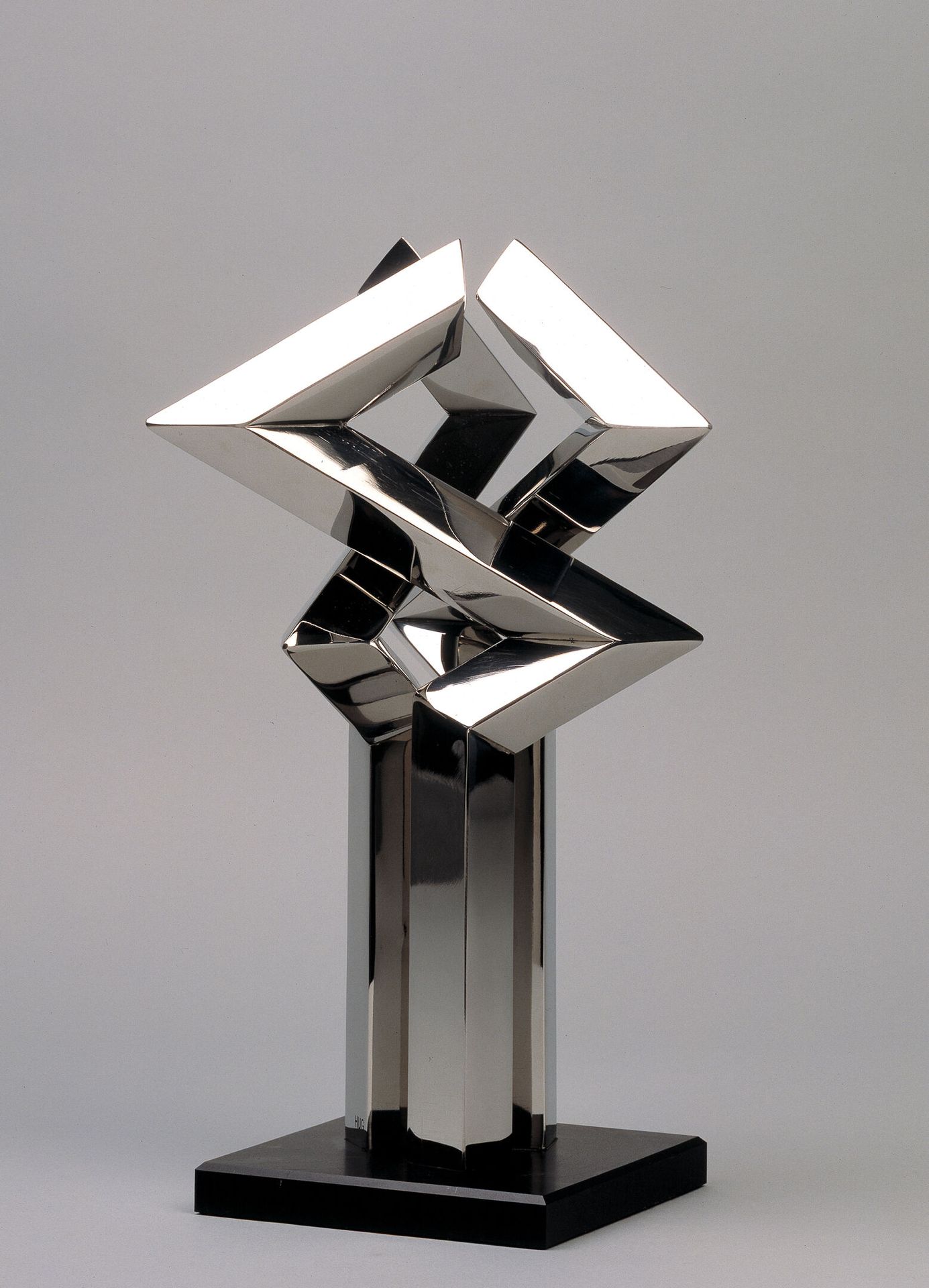 Null Trophy of the Initiative.

Mirror polished stainless steel. 1993.

38cm x 2&hellip;