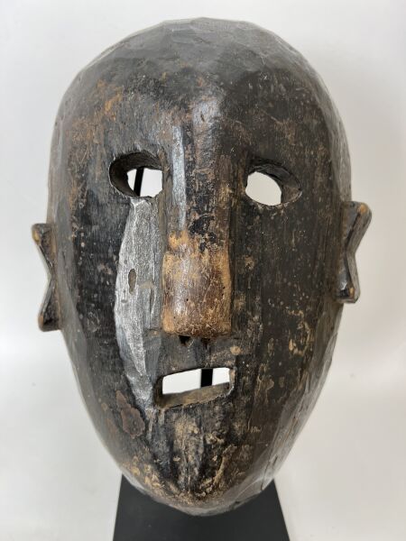Null NEPAL - MAGAR People

 

Shaman masks

Dark brown patina

Worn by rubbing t&hellip;