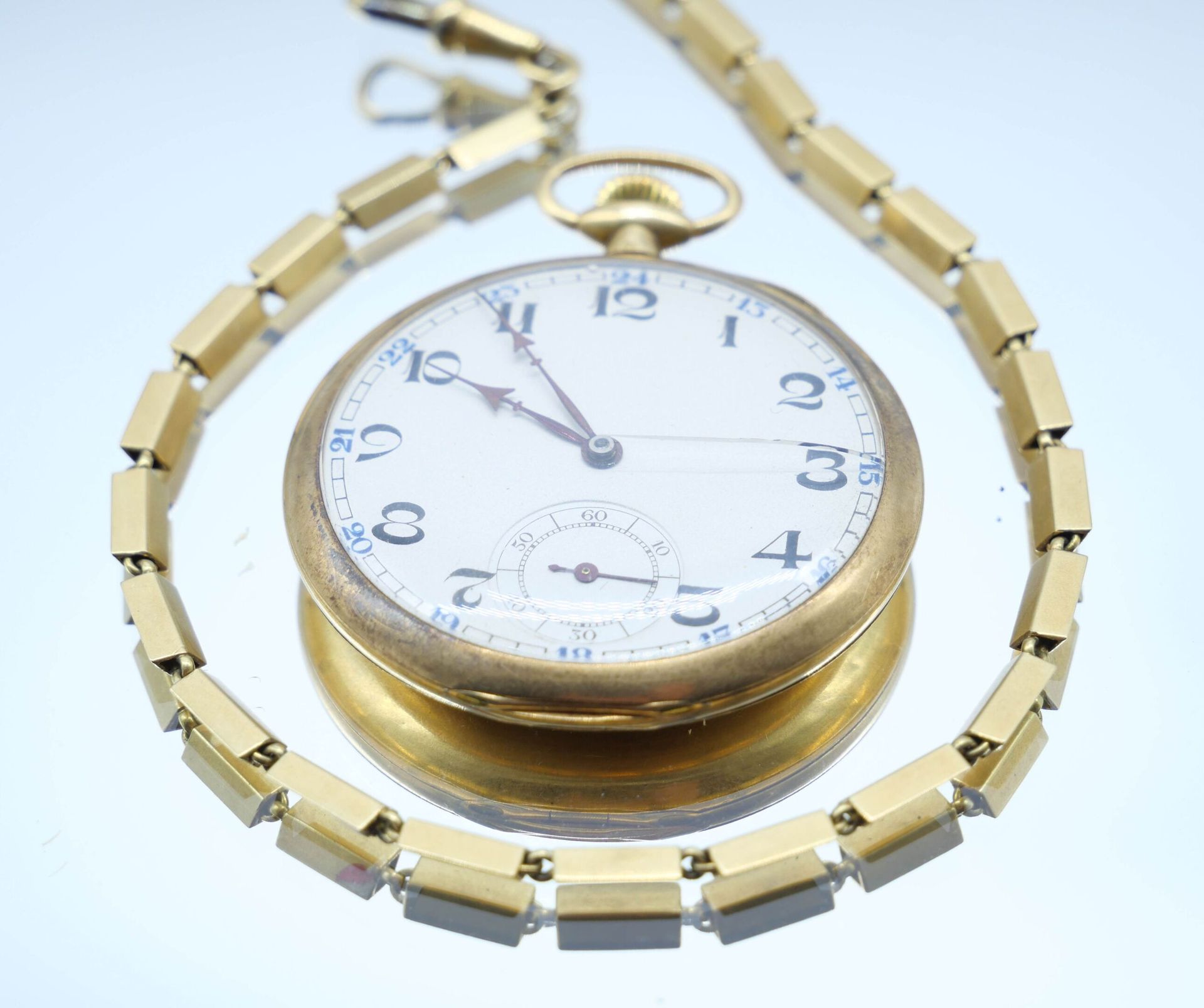 Null Reloj de bolsillo en oro 750 milésimas, la esfera esmaltada en blanco, los &hellip;