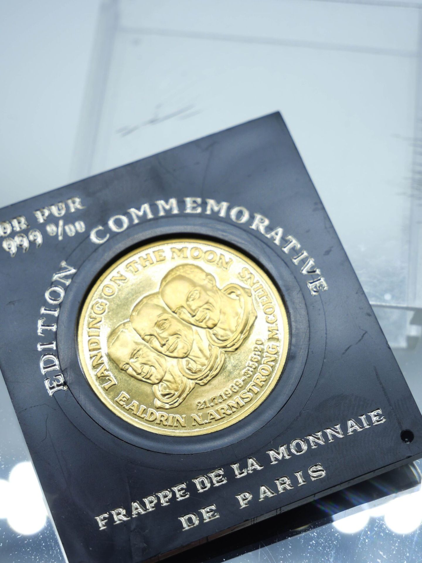 Null 纪念版 - 巴黎大教堂造币厂 
999千分之一金币，印有Ealdrin N.Armstrong的头像
重量：16.90克 

抽签将于2023年4月1&hellip;