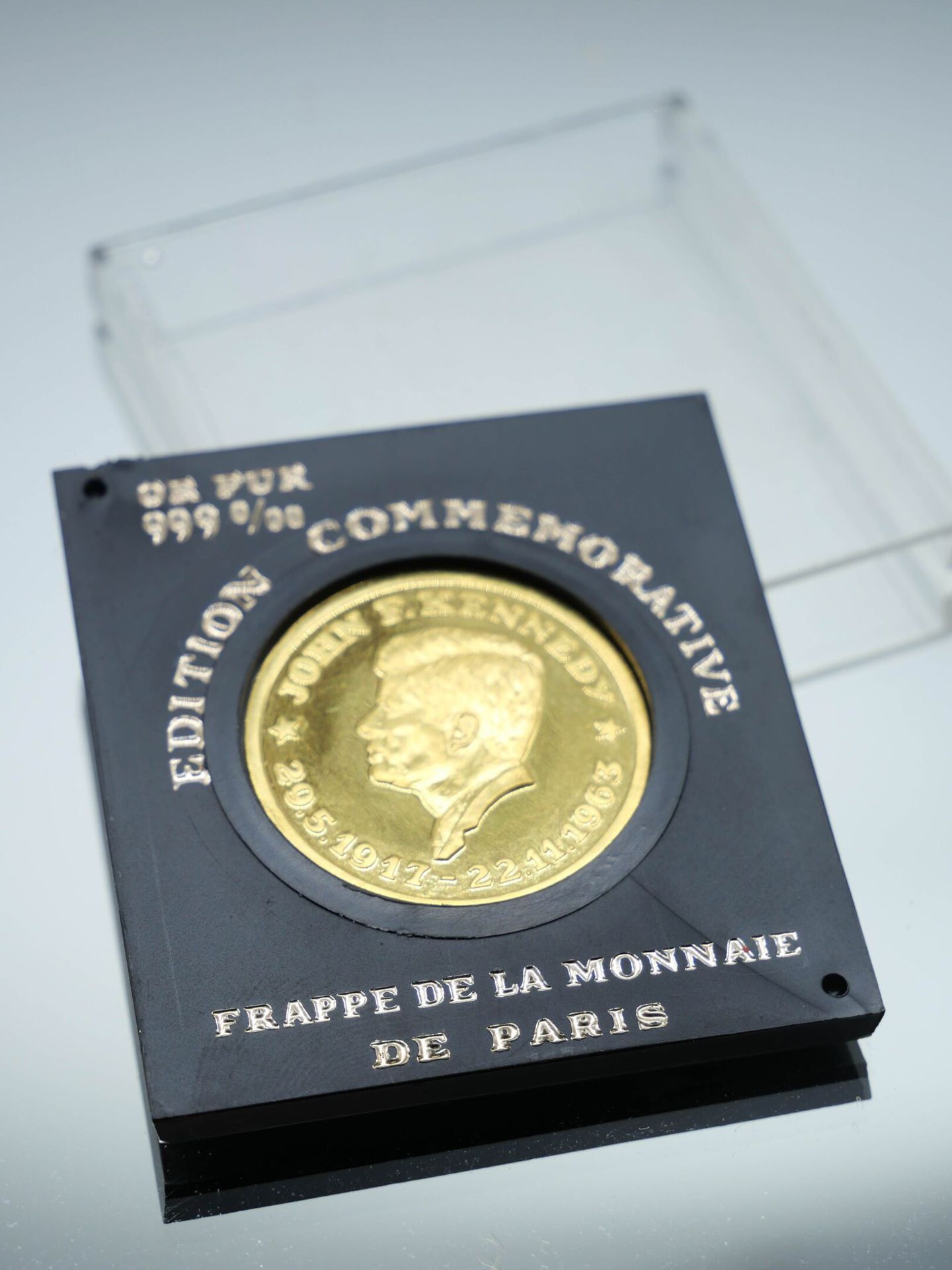 Null 纪念版 - 巴黎银行造币厂 
带有约翰-肯尼迪头像的千分之999金币
重量：16.79克 

抽签将在2023年4月13日星期四和14日星期五在巴黎第&hellip;