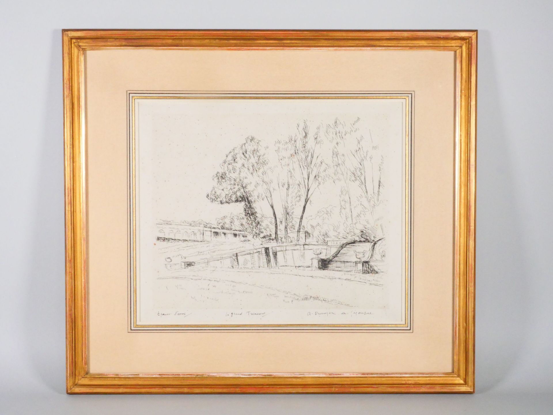 Null 安德烈-杜诺耶-德-塞贡扎克 (1884-1974)
大特里亚侬宫 
纸上雕刻，右下角有签名，中间有标题，左下角有 "试用证明"。 
视线尺寸：27 &hellip;
