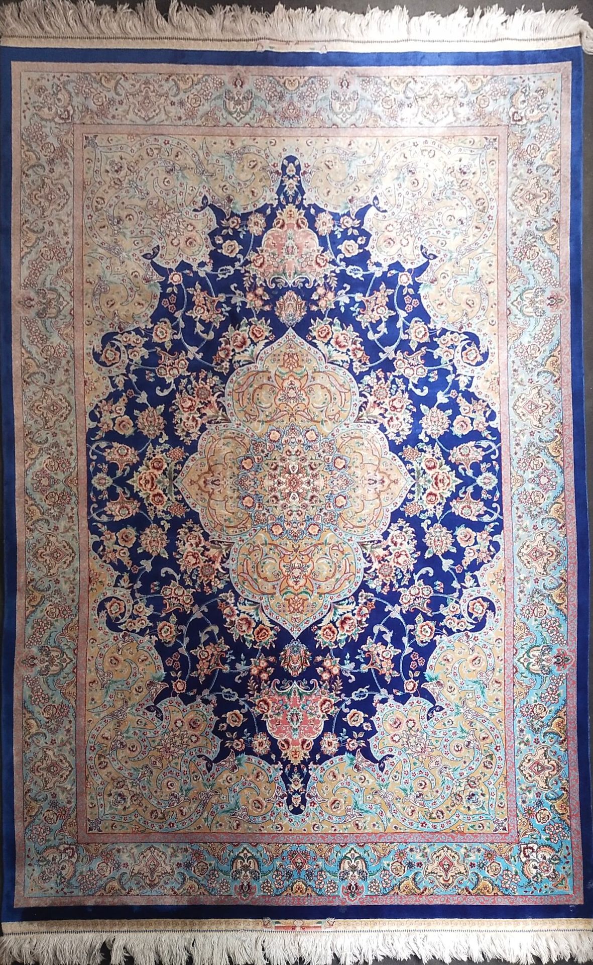Null Tebriz silk carpet (silk warp, weft and pile)
Northwest Persia, circa 1960-&hellip;