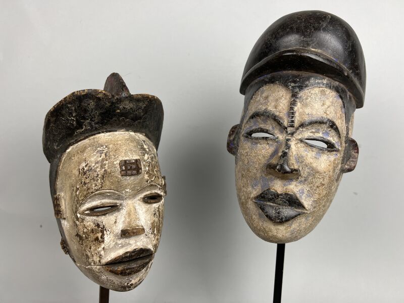 Null NIGERIA - Popolo OGONI

Set di due maschere, una con mascella articolata.
E&hellip;