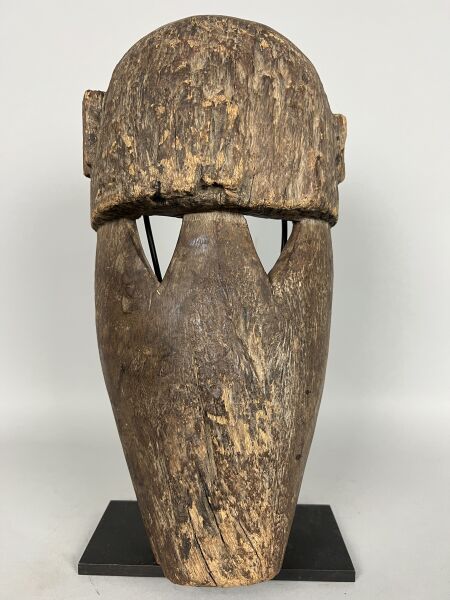 Null MALI - peuple DOGON

Masque singe.
Circa 1950.

H. 34,5 cm
L. 17 cm

Consul&hellip;