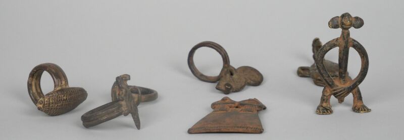 Null WEST AFRICA

Set of four rings and three pendants with animal decorations a&hellip;