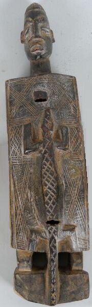 Null MALI - peuple DOGON

Élément de serrure de grenier 
Circa 1950

H. 32 cm x &hellip;