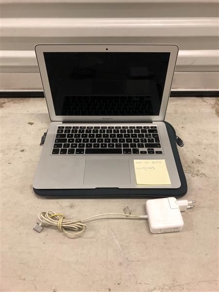 Null 1 MacBook Air Apple modèle à 1466 , Serial C02RK1XMH3QF
13'' 1,6 ghz intel &hellip;