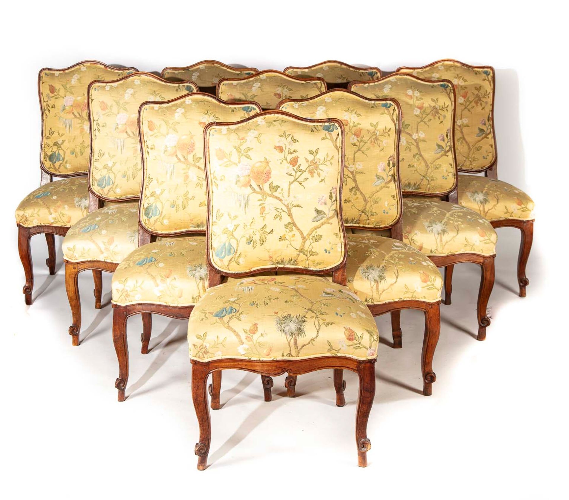Null Suite von zehn Stühlen aus gebeiztem Holz, mit flachen Rückenlehnen, die au&hellip;