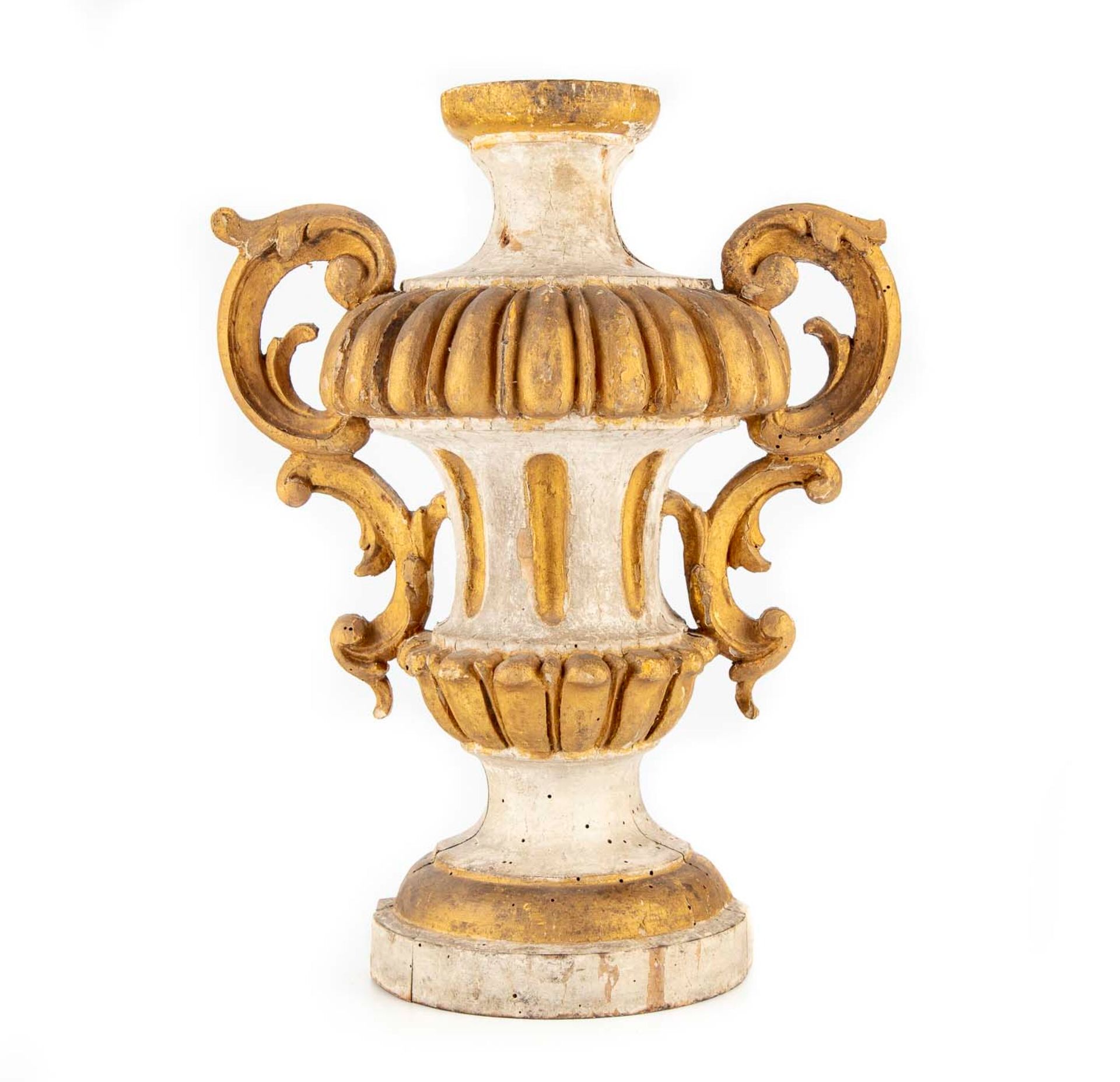 Null Lackiertes und vergoldetes Holz-Applikationsdekor in Form einer Medici-Vase&hellip;