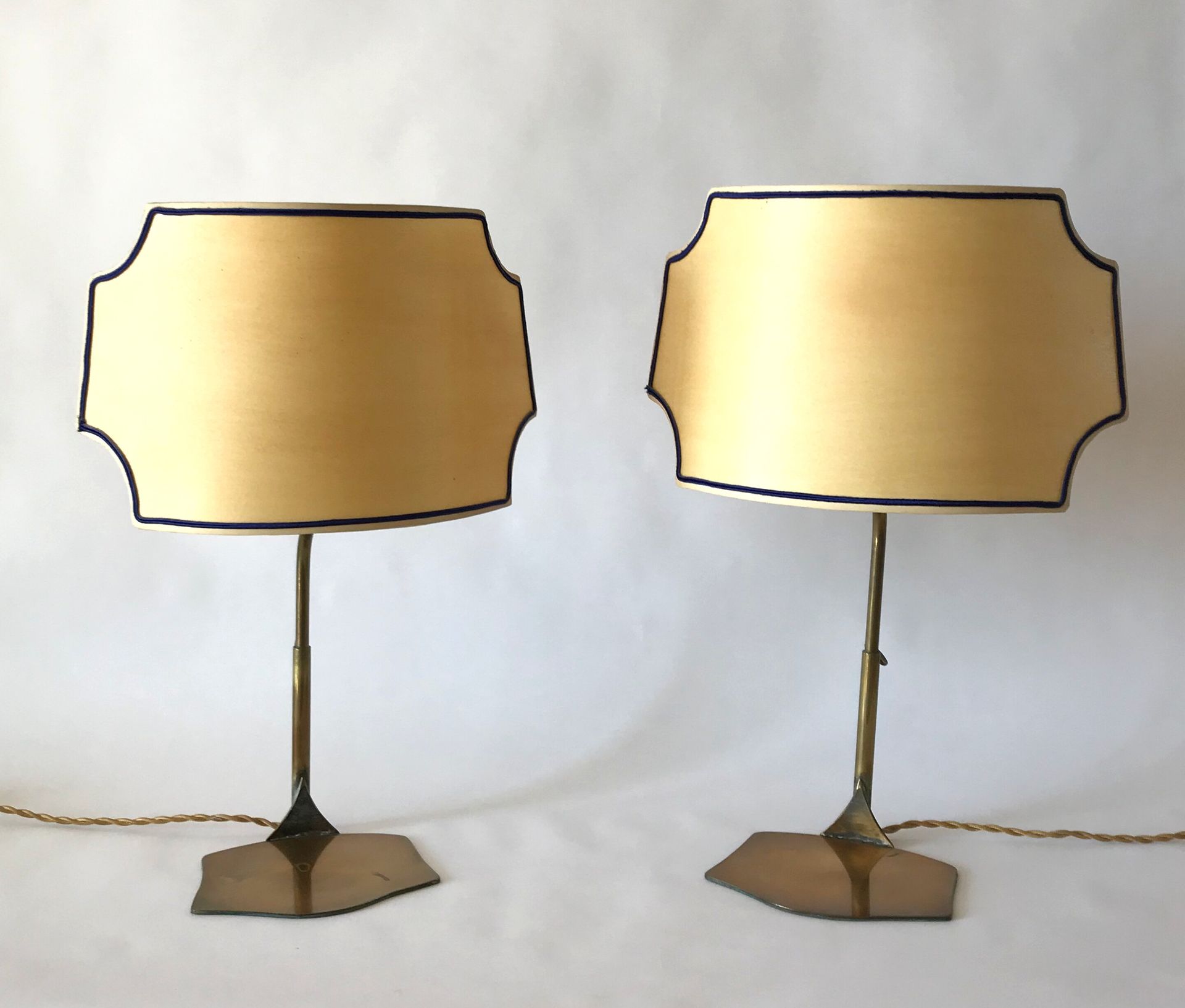 Null Pair of metal lamps adjustable in height. Base in the shape of a duck's leg&hellip;