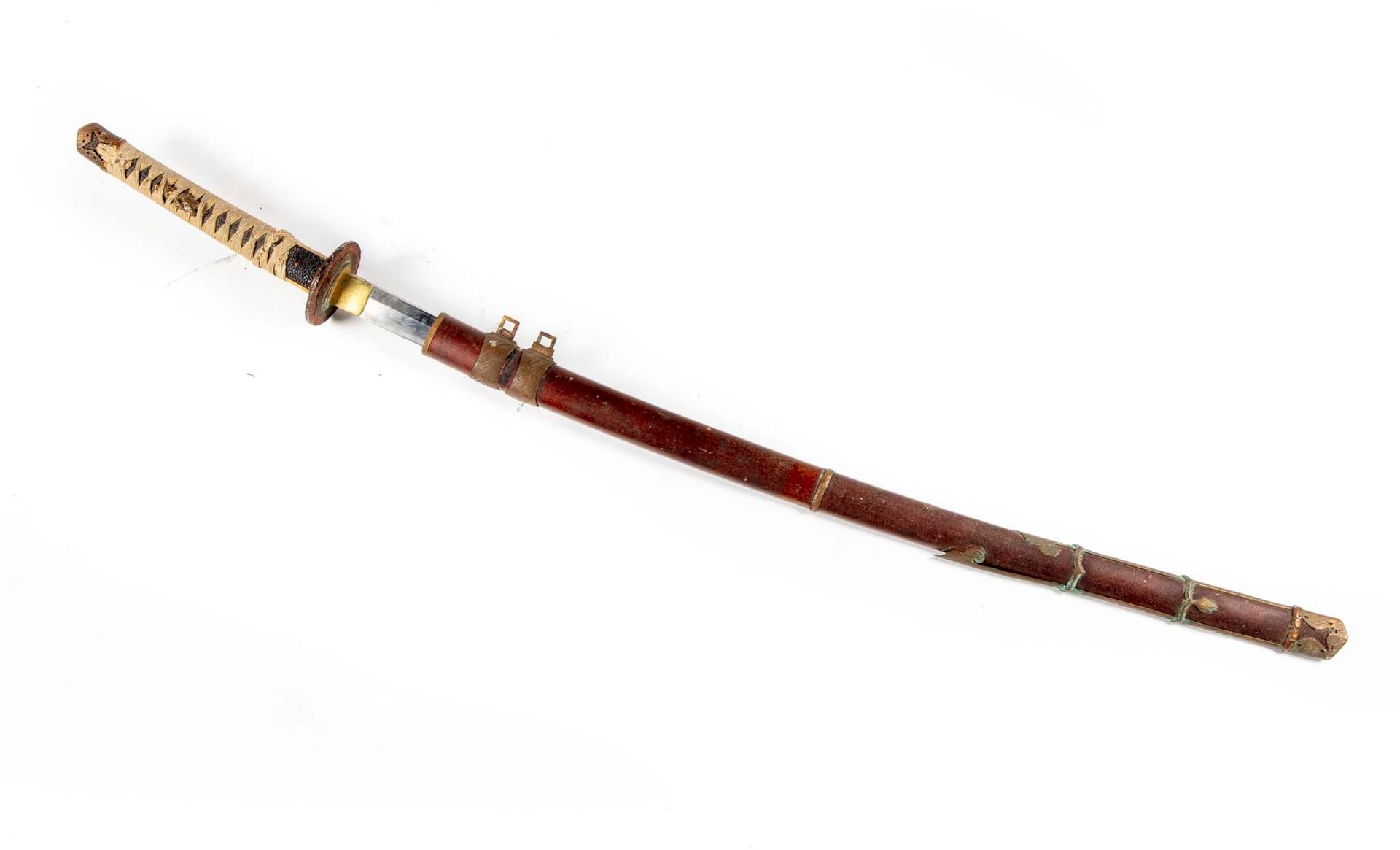 JAPON JAPAN

Katana type sword with slightly curved steel blade

Iron tsuba (oxi&hellip;
