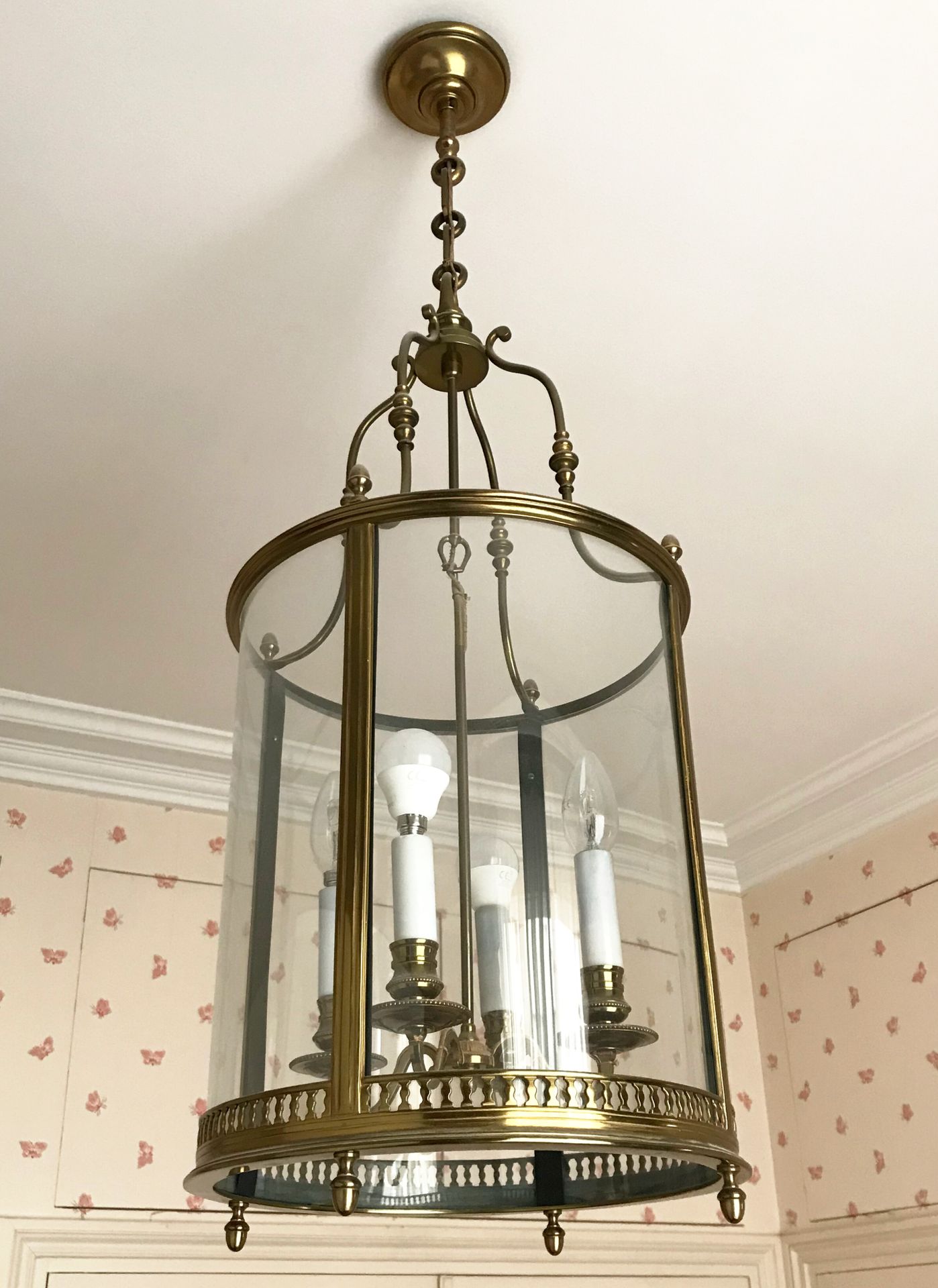 Null Importante lanterne cylindrique en bronze et verre à quatre bras de lumière&hellip;