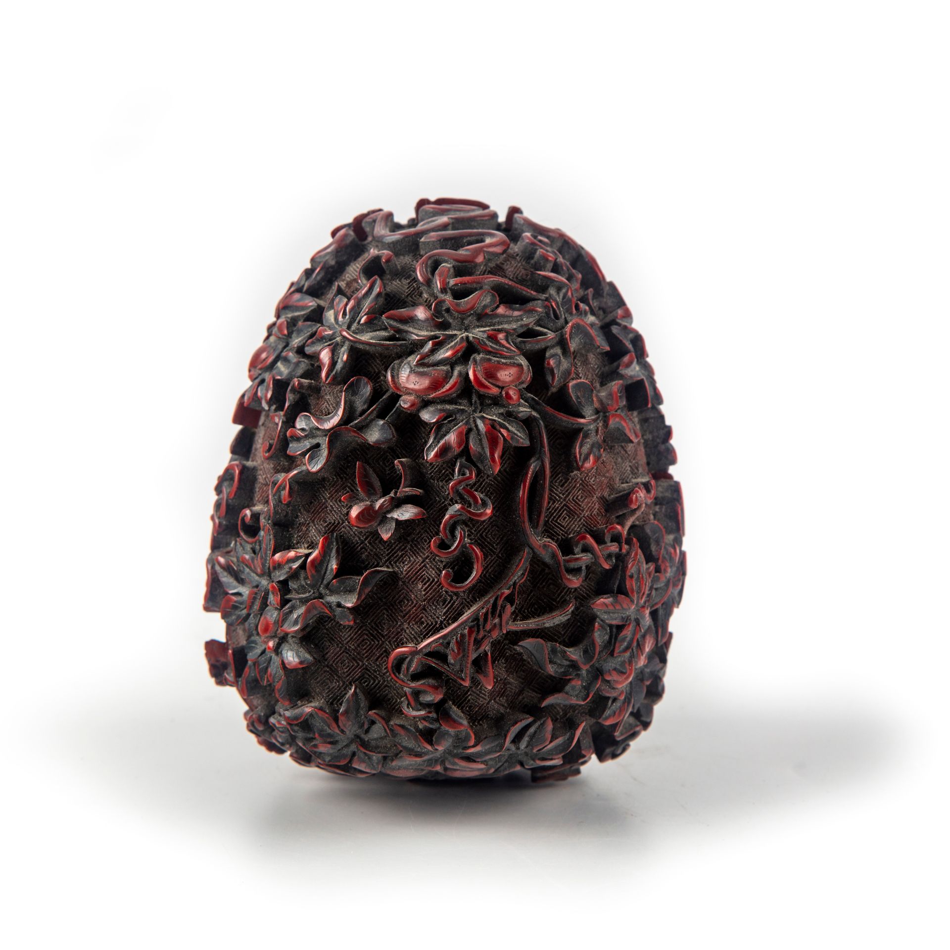 CHINE CHINA - 19th century

Fruit-shaped box in cinnabar red lacquer with high r&hellip;