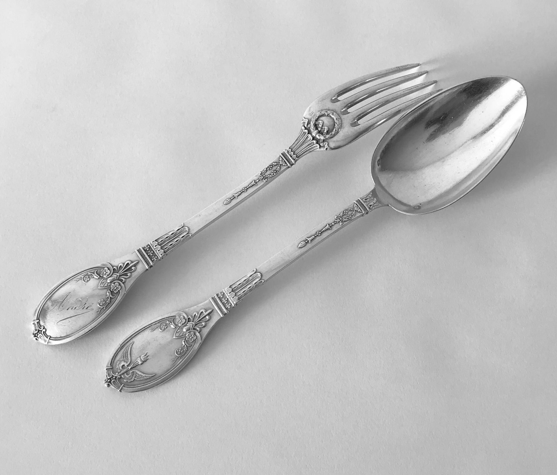 Null Beautiful silverware richly molded and chased with palmettes, leaves and wi&hellip;