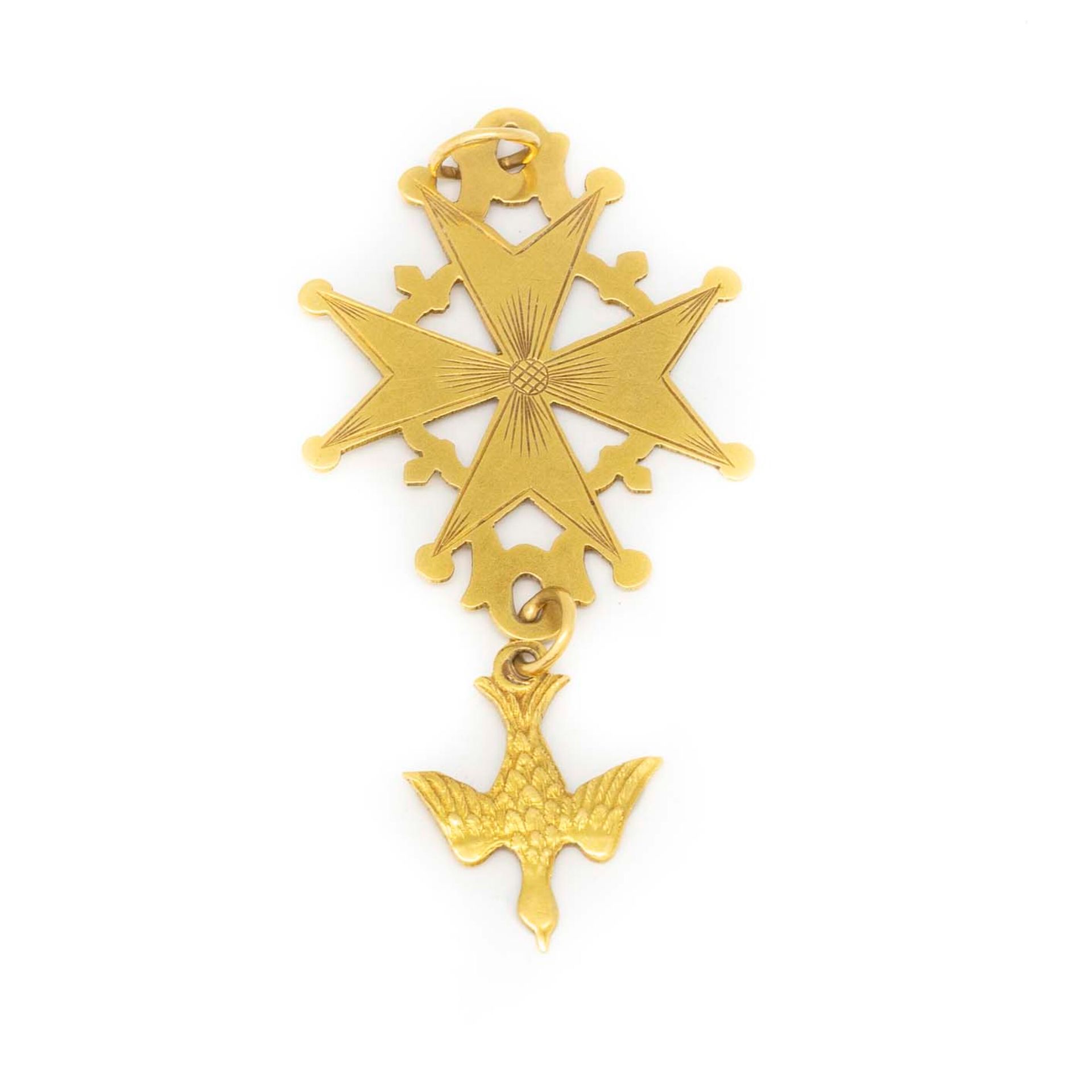 Null Protestant cross in yellow gold decorated with a Holy Spirit

Weight : 3,5 &hellip;