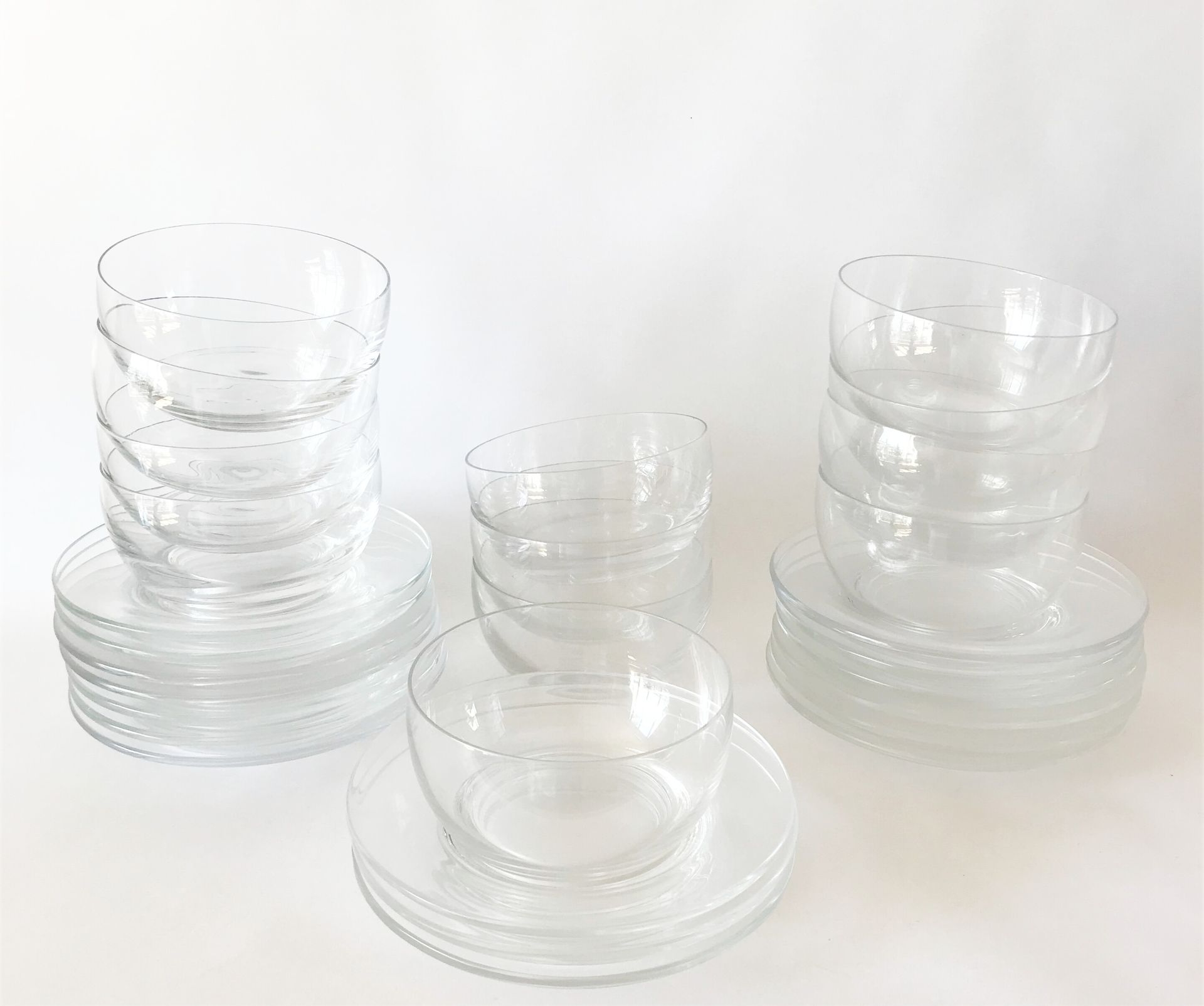 Null 
Set of 6 crystal finger bowls and their saucers