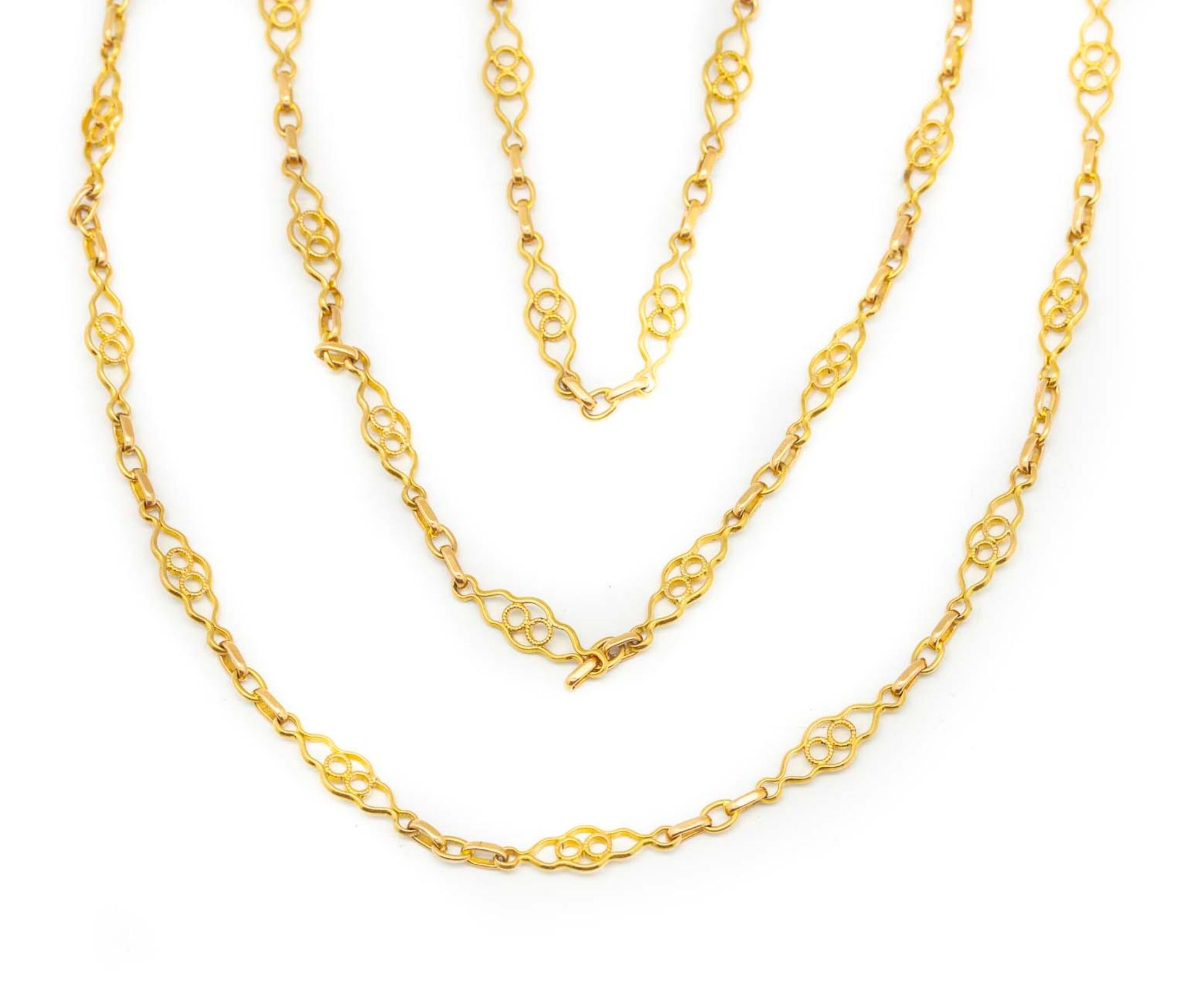 Null Yellow gold necklace transformed into a three-row necklace

Weight : 19,2 g&hellip;