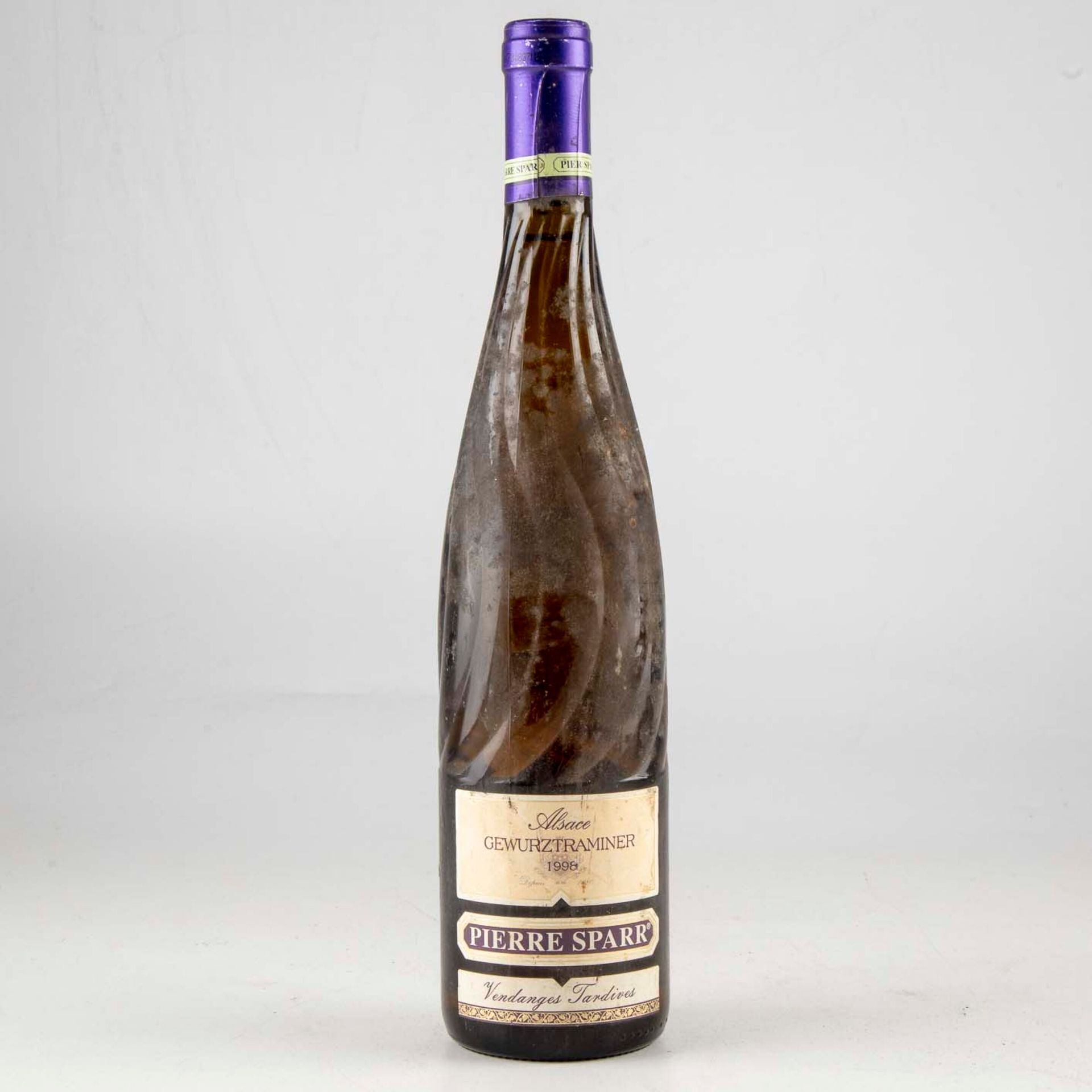 Null 1 bouteille ALSACE 1998 Gewurztraminer Pierre Spar

Niveau bon 

Etiquette &hellip;