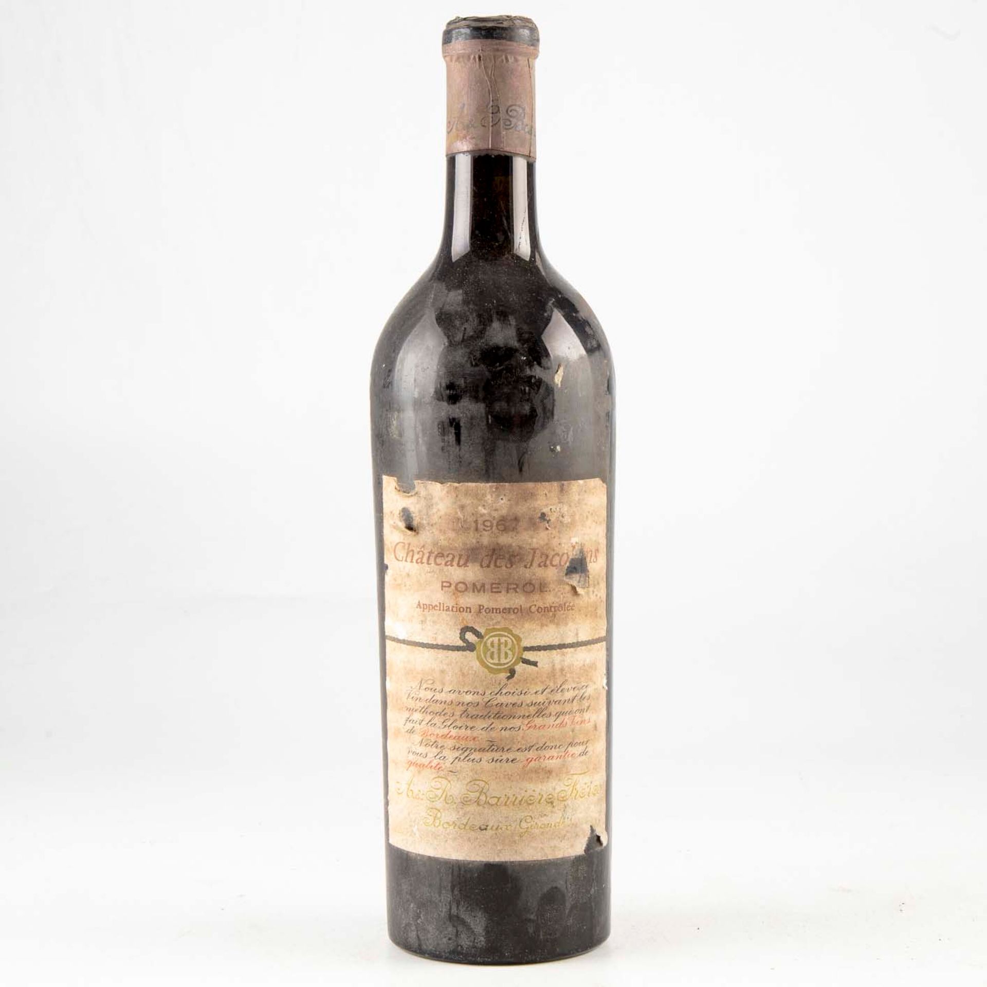 Null 1 bouteille CHÂTEAU DES JACOBINS 1967 Pomerol

Niveau léger bas 

Etiquette&hellip;