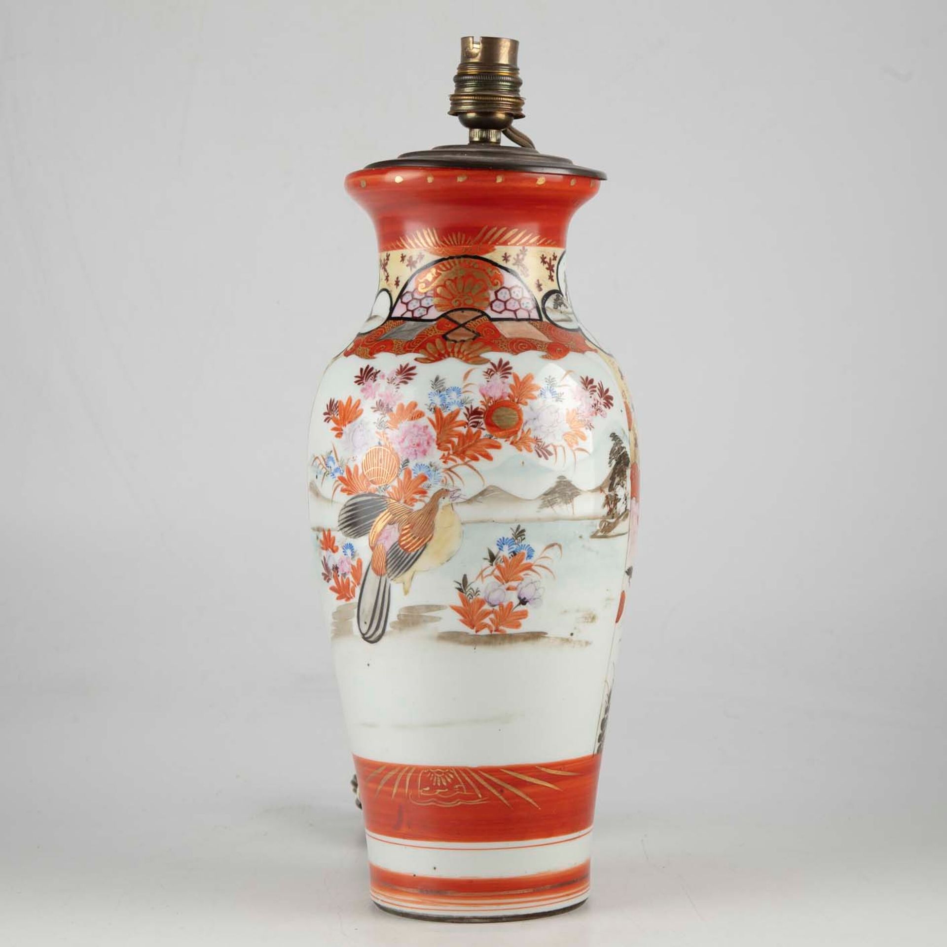 JAPON JAPON - SATSUMA

Vase balustre monté en lampe en porcelaine à décor polych&hellip;