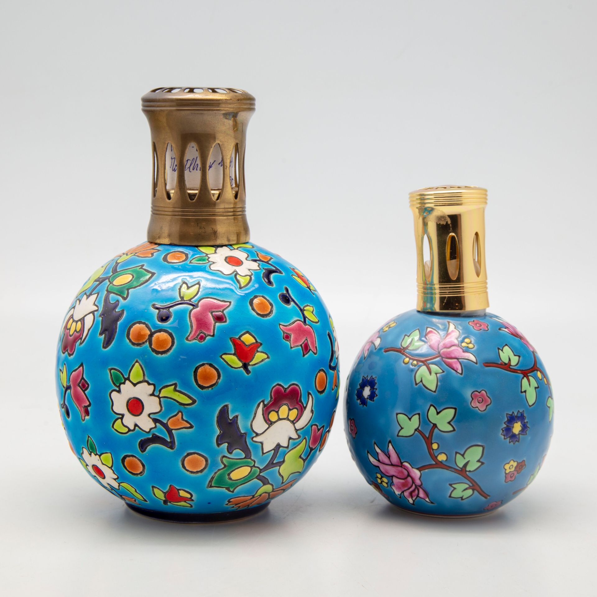 LONGWY LONGWY

Lampe Berger en faïence modèle Petites fleurs de pommiers

Marqué&hellip;