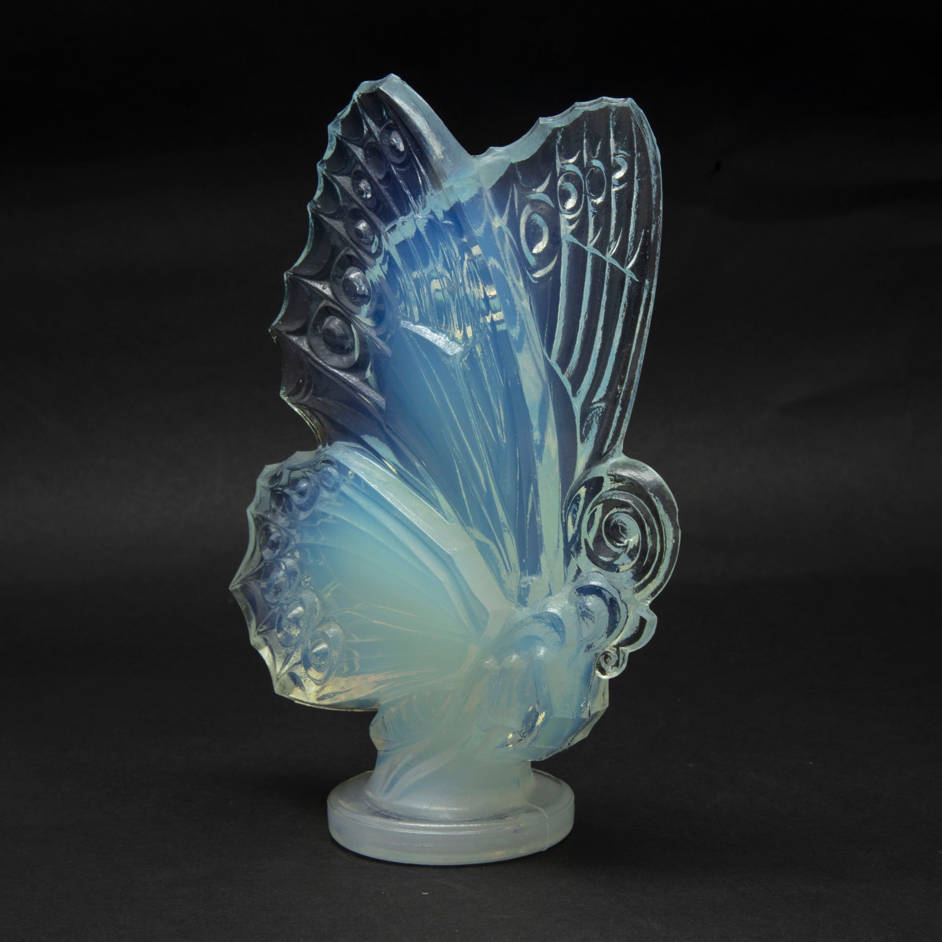 SABINO Marius Ernest SABINO (1878-1961)

"Papillon" en verre opalescent

Signé

&hellip;