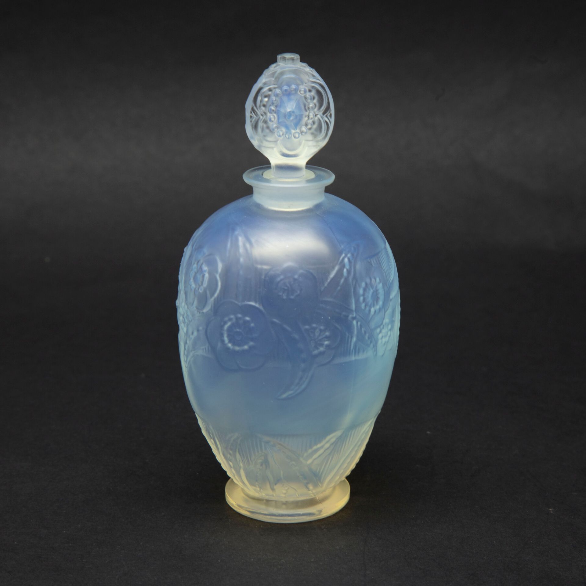 SABINO Marius Ernest SABINO (1878-1961)

Flacon à parfum "Les Fleurs"en verre op&hellip;