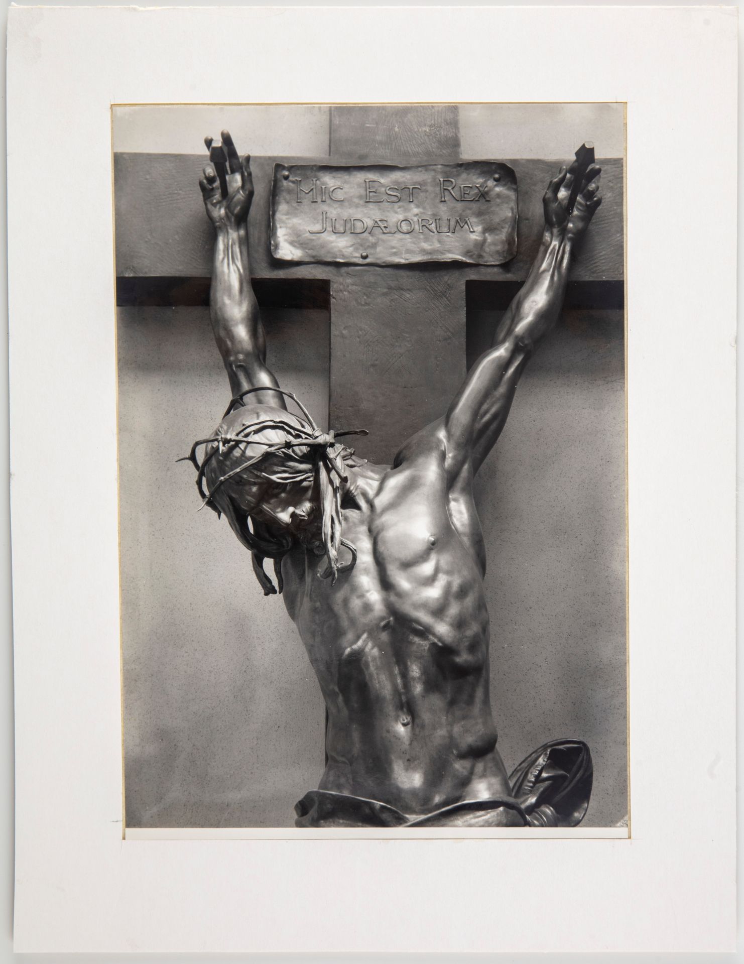 EHM Josef EHM (1909-1989). 

Crucifixion : vue d'une sculpture de Josef Vaclav M&hellip;