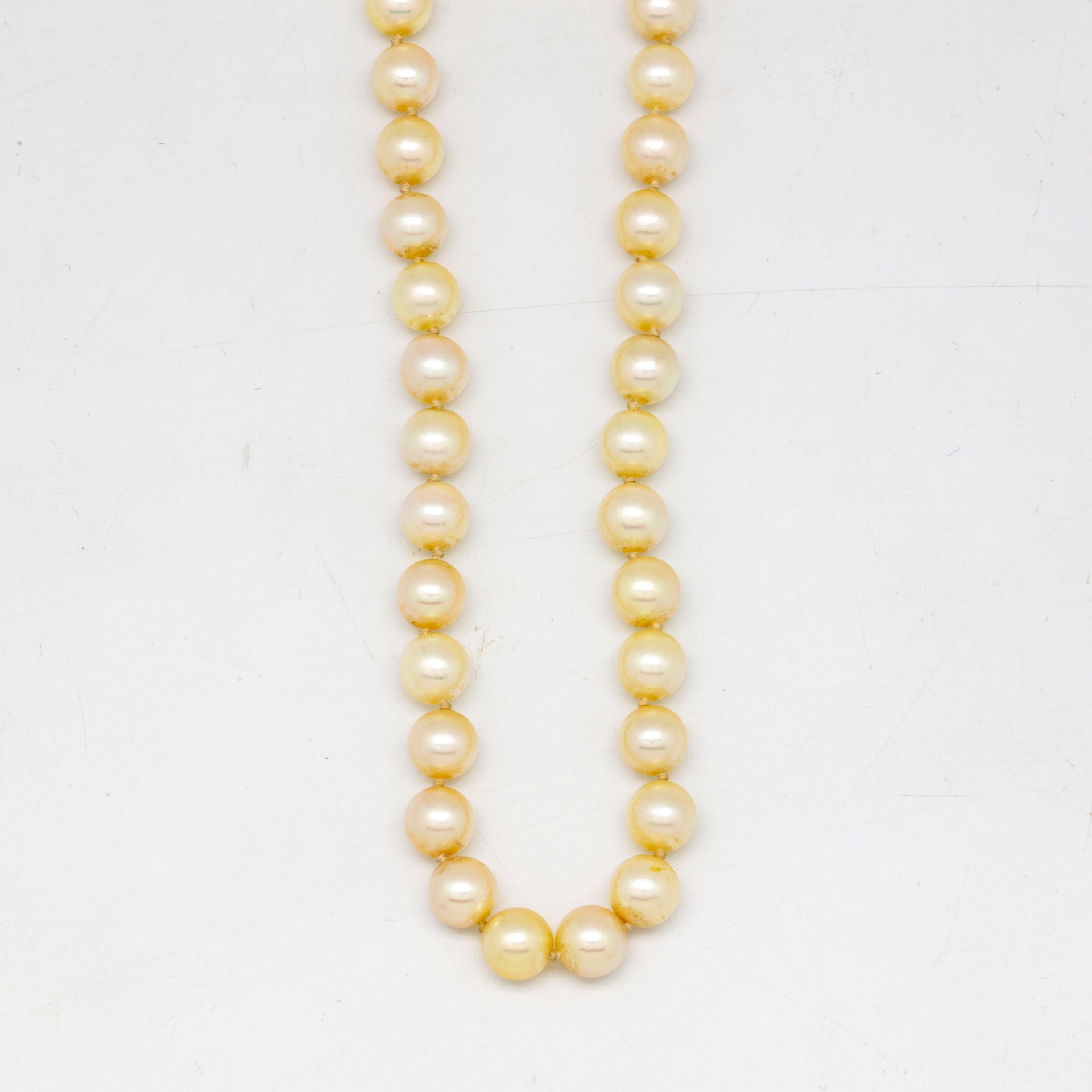 Null Long collier de perles de culture schoker, fermoir en or

Manque mousqueton&hellip;