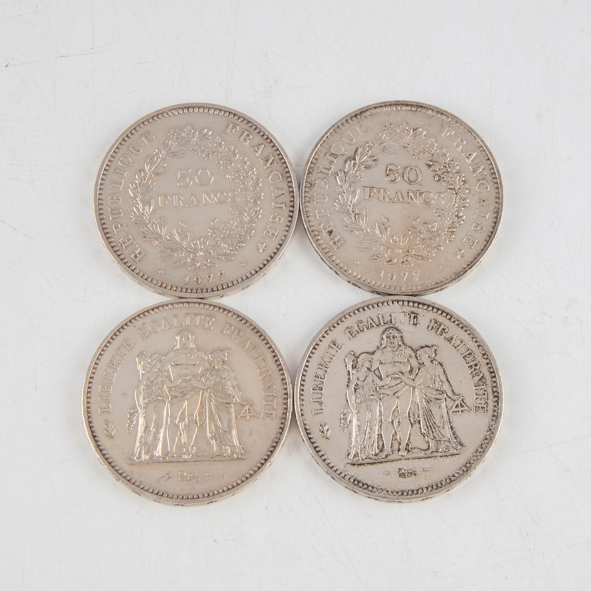 Null Lot de quatre pièces en argent 

1877 x3

1875 x 1