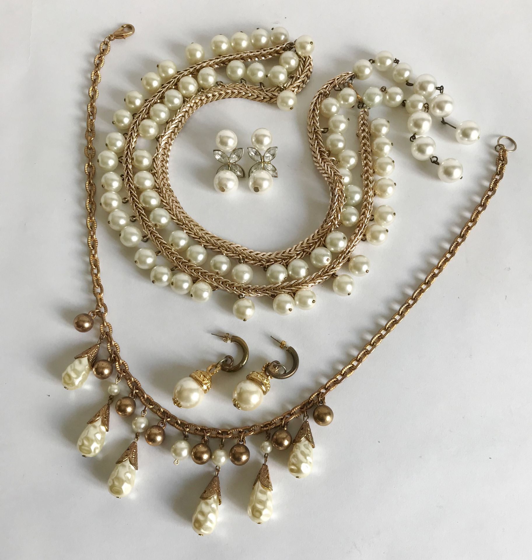Null Ensemble de bijoux fantaisies en métal doré et imitation de perles : deux c&hellip;