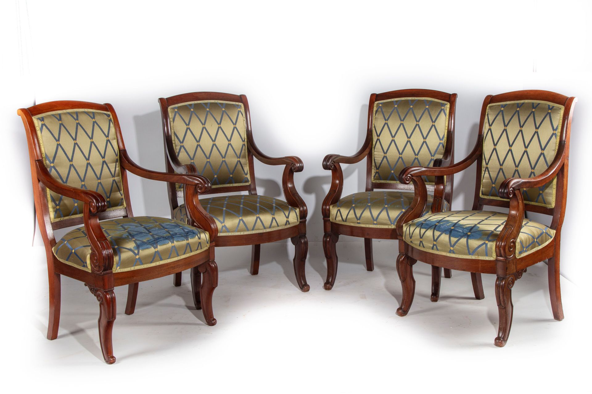 Null Suite of four mahogany and mahogany veneered armchairs with reversed back, &hellip;