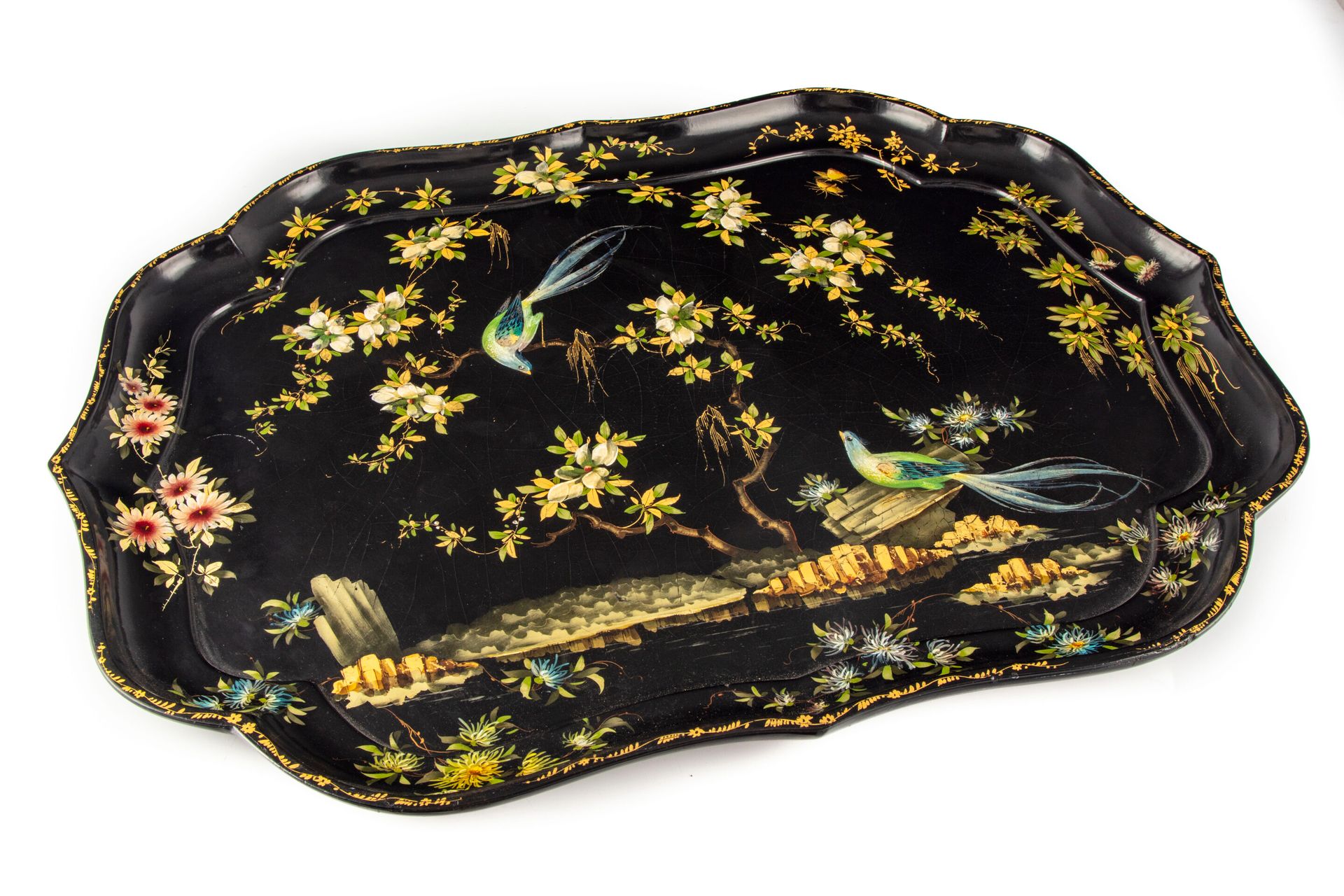 JENNENS & BETTRIDGE 纸机托盘，带有中国风格的多色和镀金的花鸟画装饰。19世纪中叶

签名为JENNENS & BETTRIDGE - LON&hellip;
