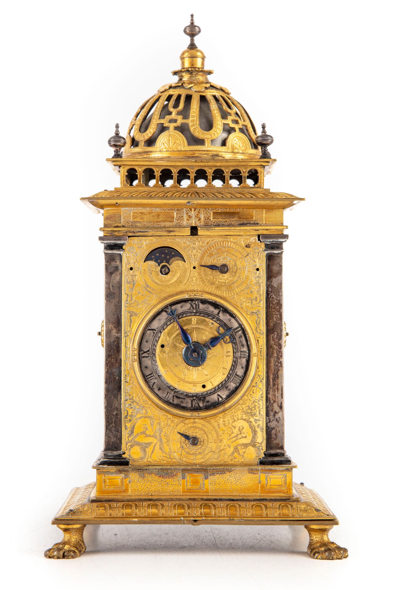 Null Turmchenuhr "台钟的形式是一座塔，顶部是一个圆顶，有一个画廊隐藏着邮票，采用鎏金青铜，背面刻有查理曼大帝 "Carolus Magnus &hellip;