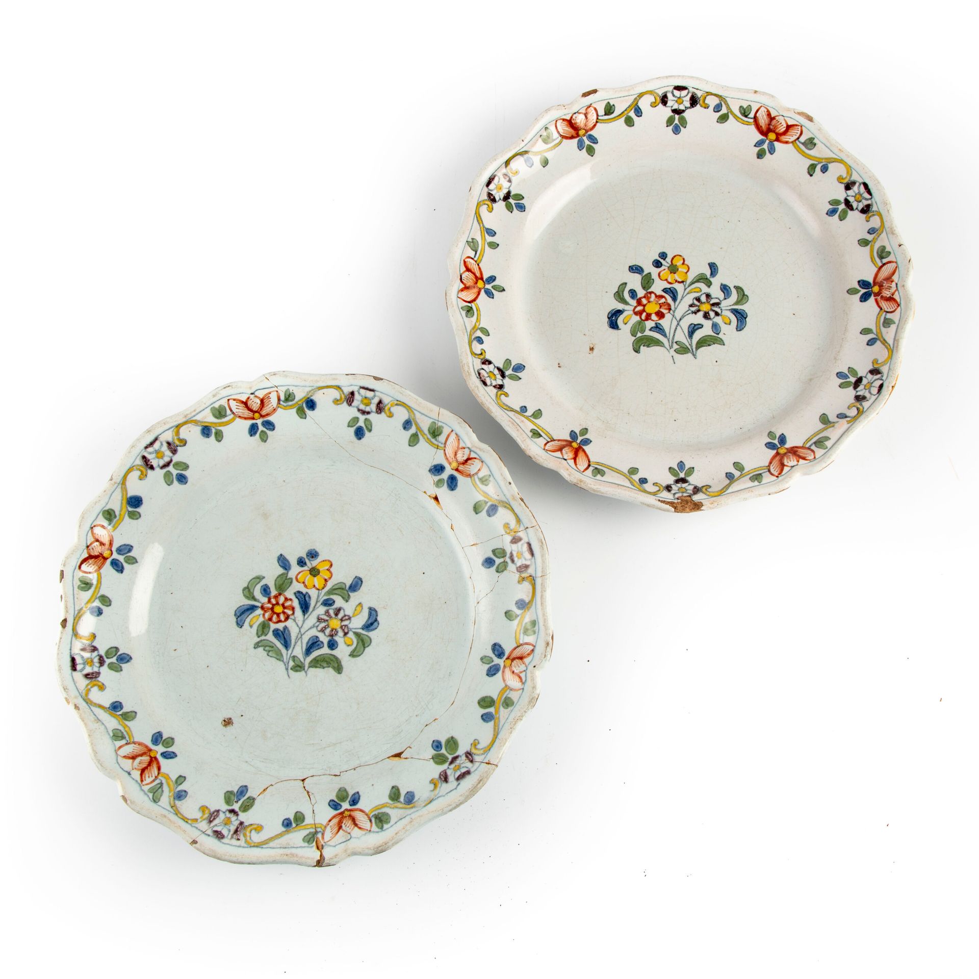 Null NEVERS

Two earthenware plates decorated with polychrome flowers. 18th cent&hellip;