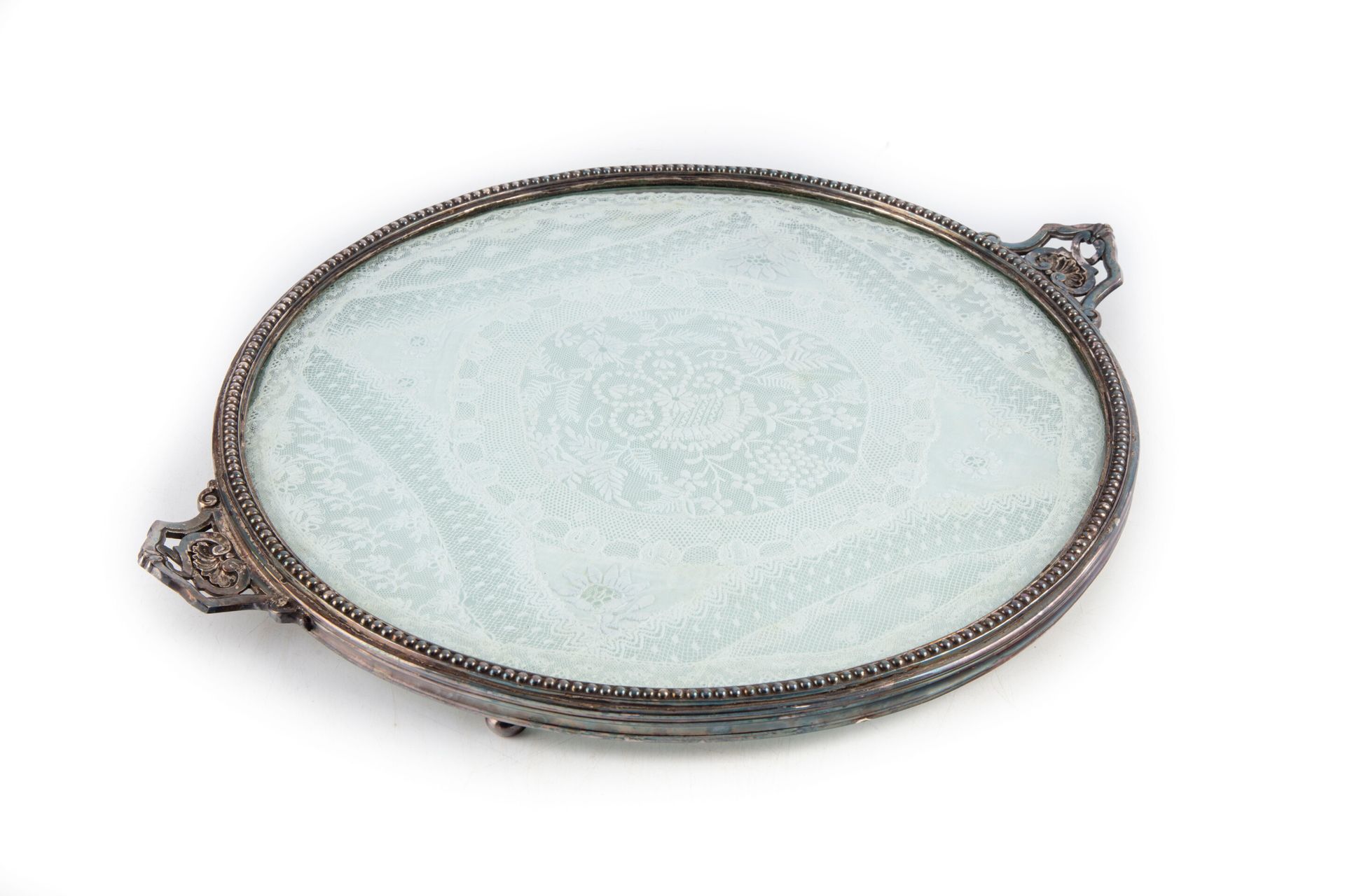 Null 圆形玻璃托盘，银色青铜框架，饰有珍珠门楣

D.38厘米