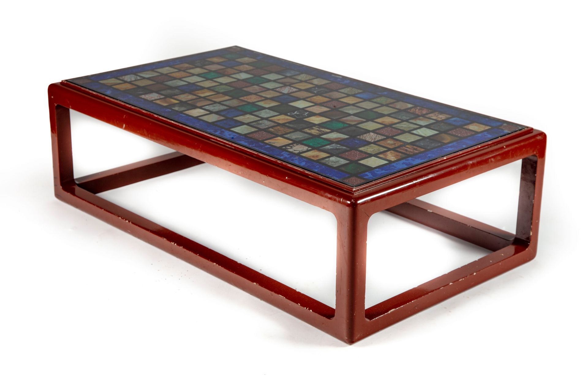Null Table basse de forme rectangulaire en bois laqué rouge. Le plateau peint d'&hellip;