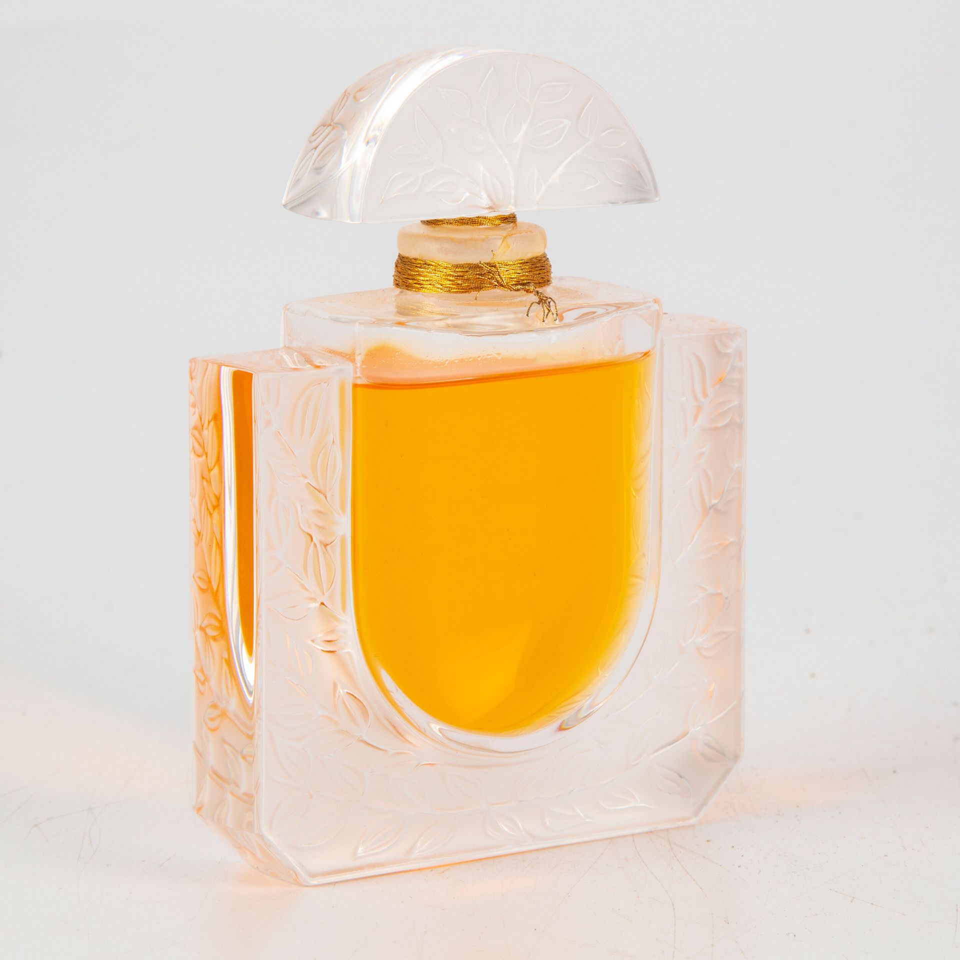 Null LALIQUE - Francia

1 frasco de perfume "Chevrefeuille", falso. 

Firmado y &hellip;