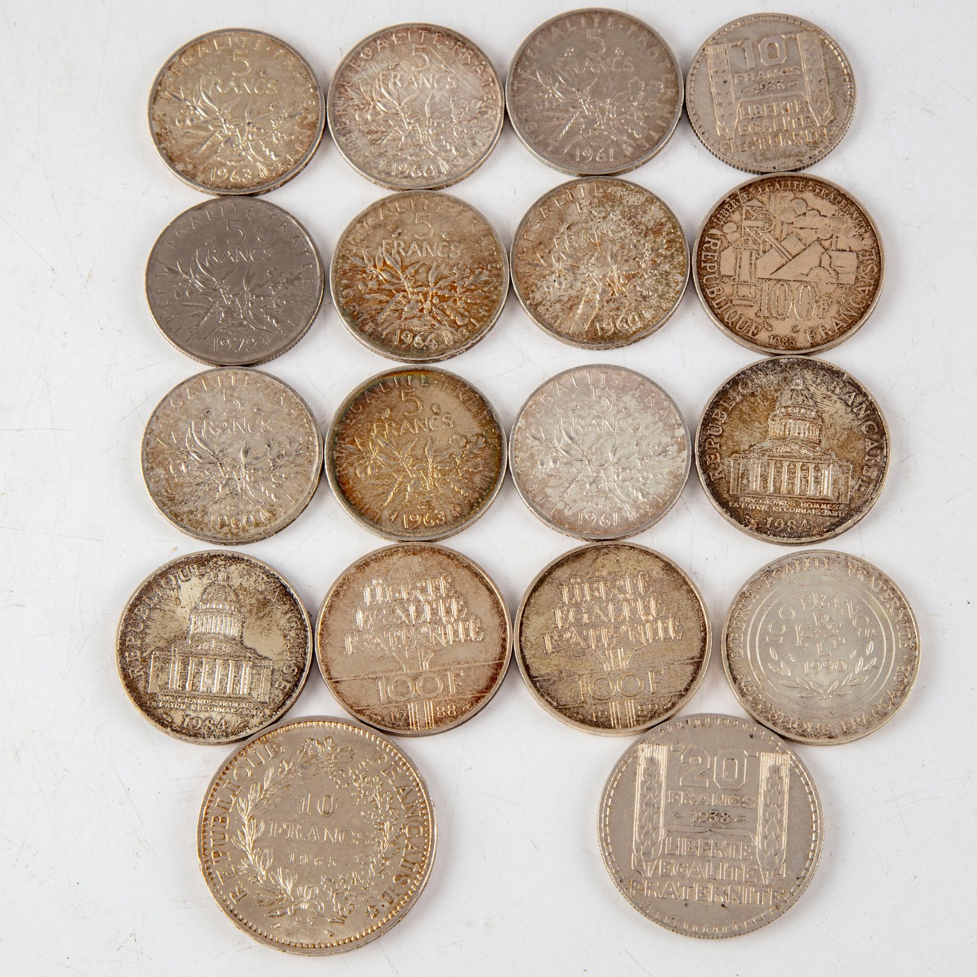 Null Ensemble de pièces en argent comprenant : 

- 1 pièce de 20 francs Turin 19&hellip;