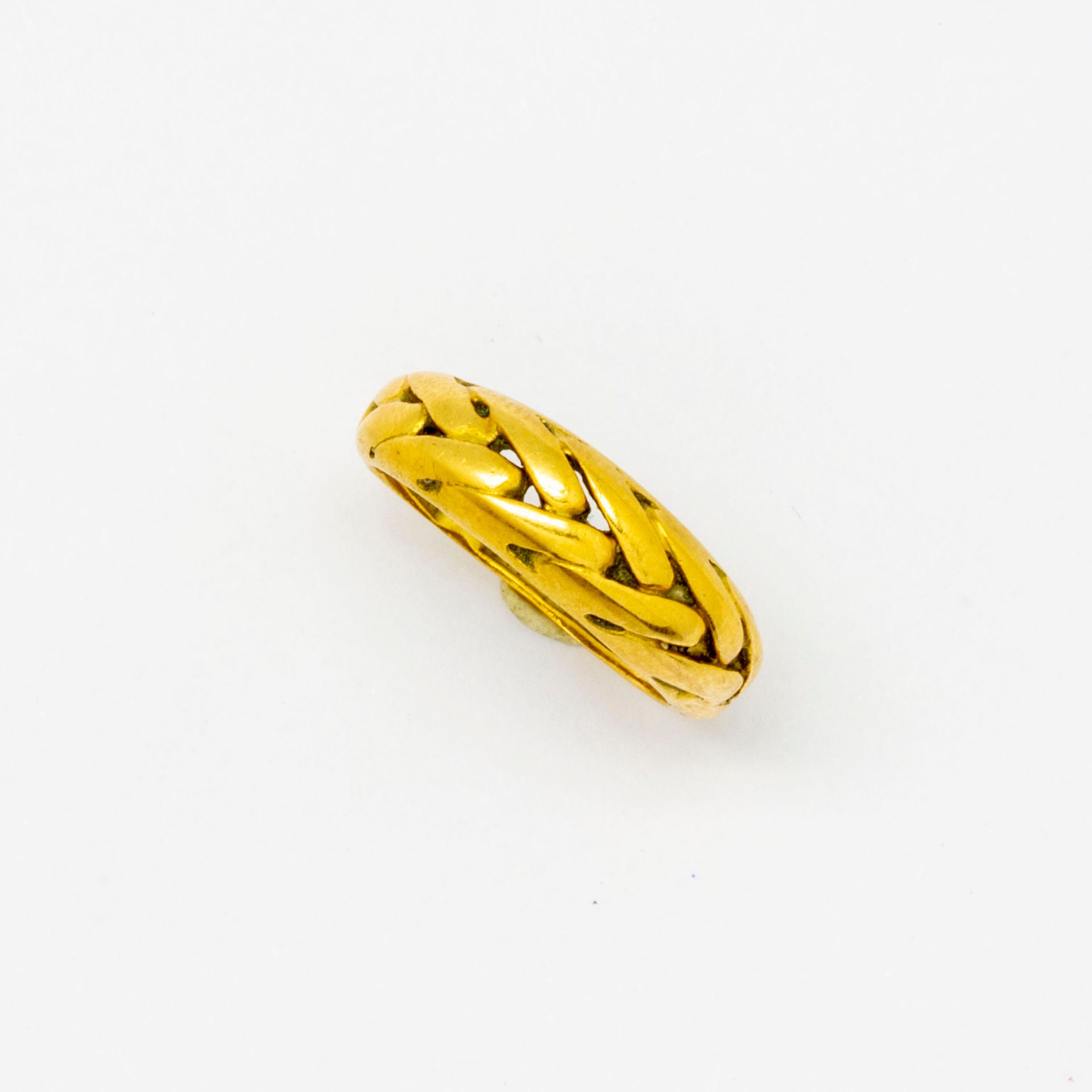 Null Ring aus Gelbgold mit Ährenmotiv.

Gewicht: 3,5 g