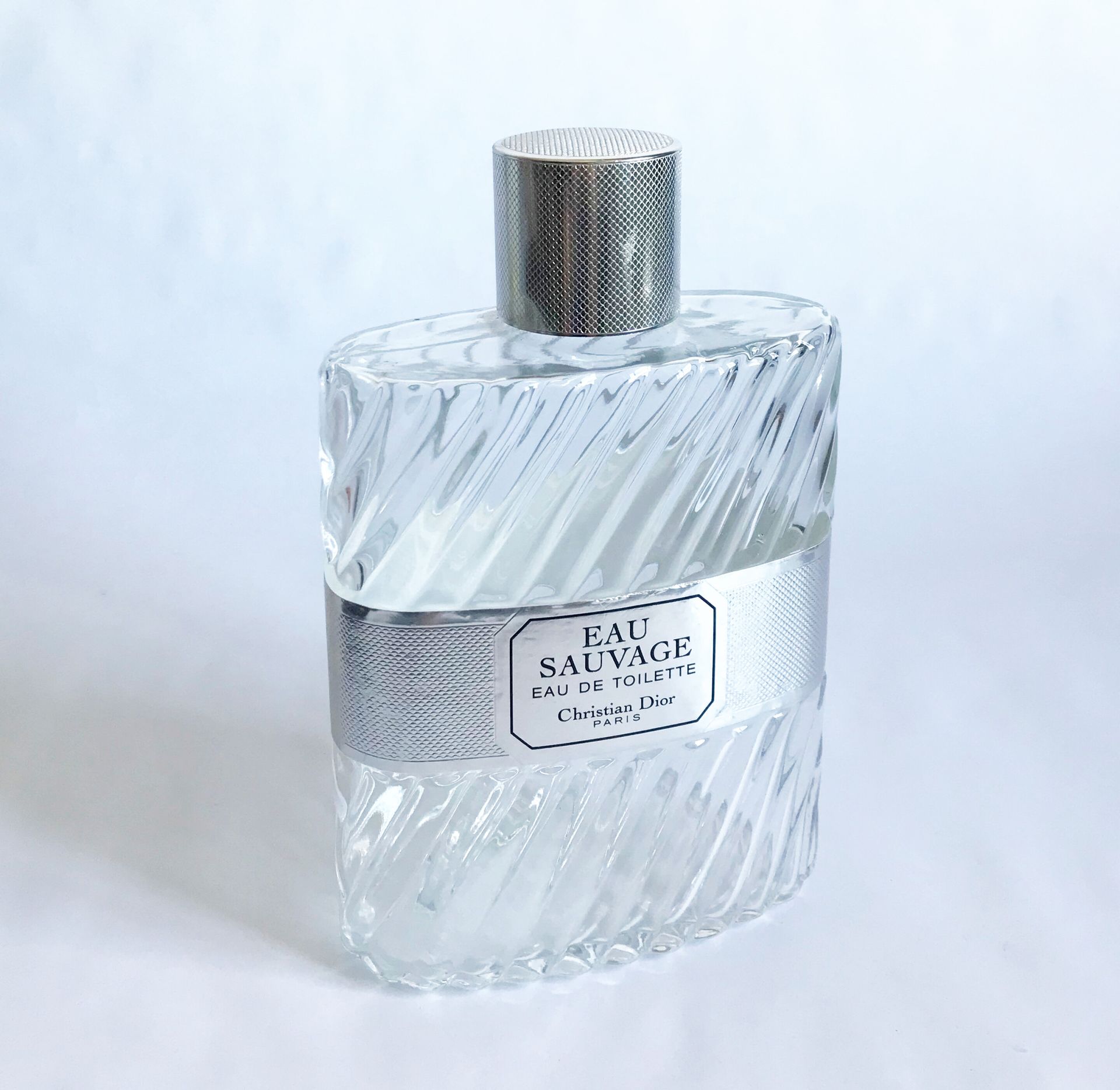 Null Christian DIOR - 巴黎

大型香水瓶：Eau Sauvage - 淡香水

H.23厘米

不含液体