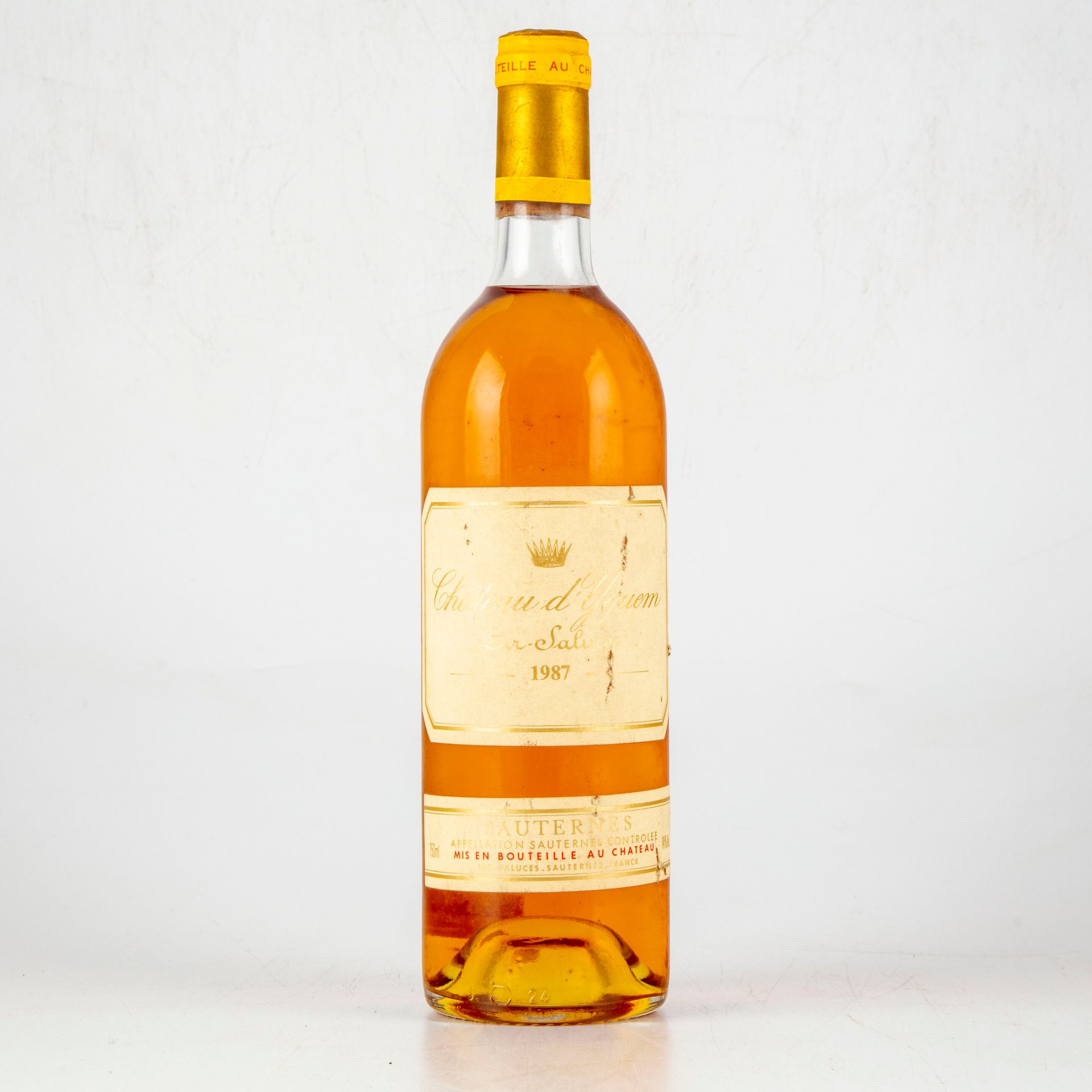 Null 1 bouteille CHATEAU D'YQUEM 1987 1er Cru Supérieur Sauternes (basse goulot,&hellip;