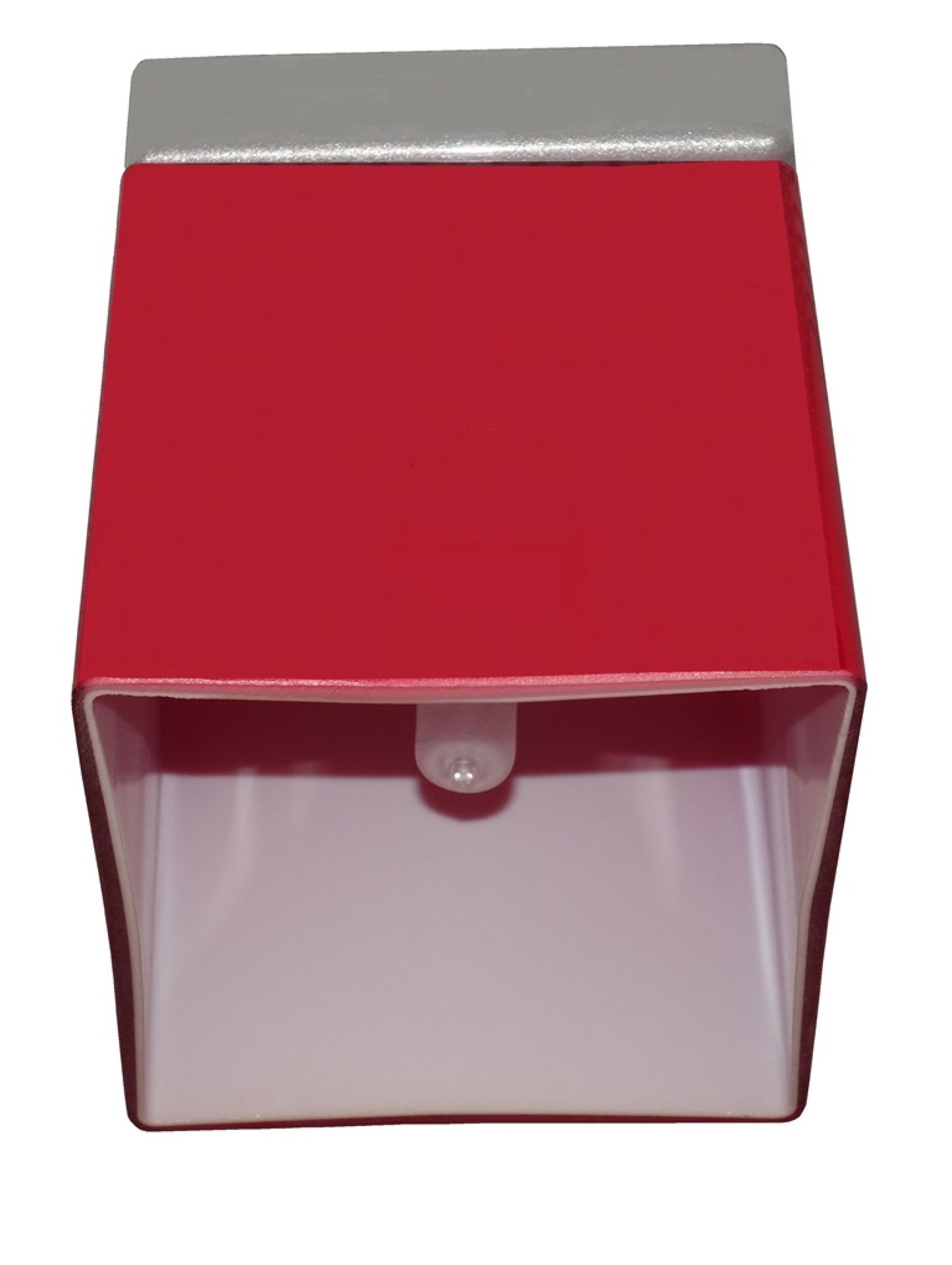 Null ICE吸顶灯
制造商。拉路斯
1 x 60W G9 金属和红色玻璃 
高度：11厘米11厘米；长度：9厘米；宽度：9厘米 
展览模型，零售价150欧元&hellip;