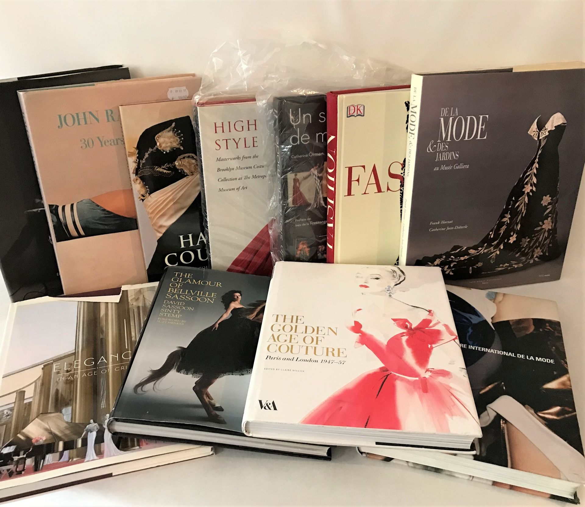 Null Set of 11 books on Fashion
Belles en vogue, VOGUE photographic collection f&hellip;