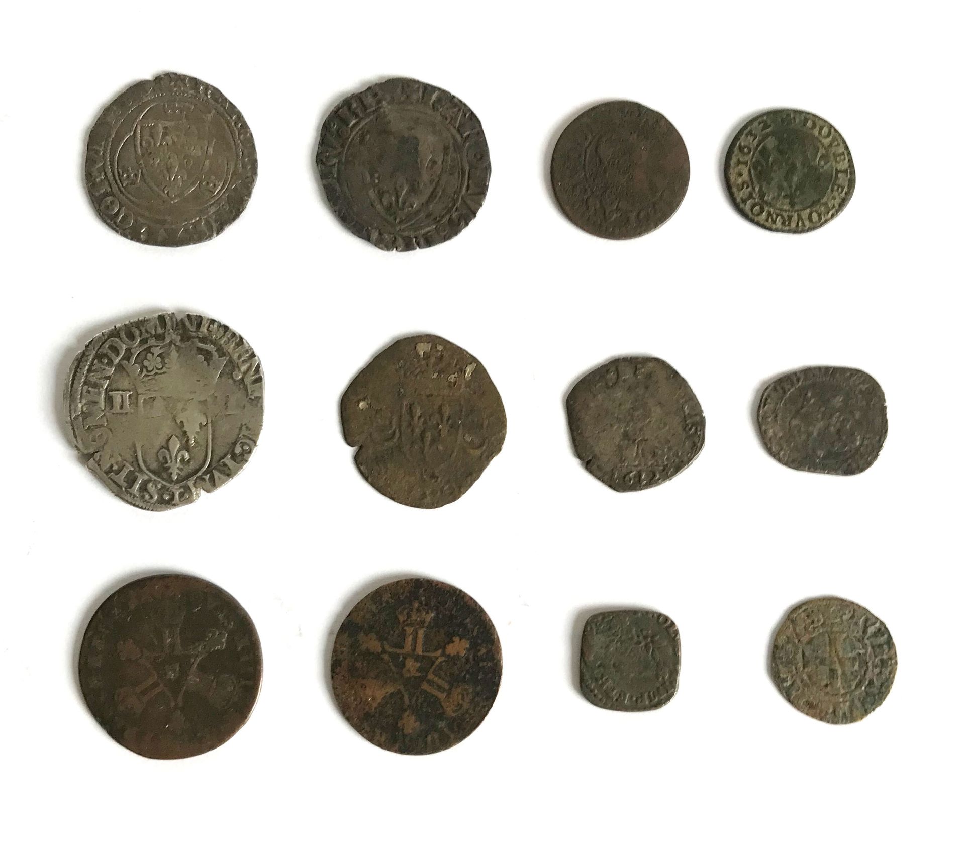 Null Serie di 12 monete del XVI - XVII Regime in bronzo e argento, tra cui : 
- &hellip;