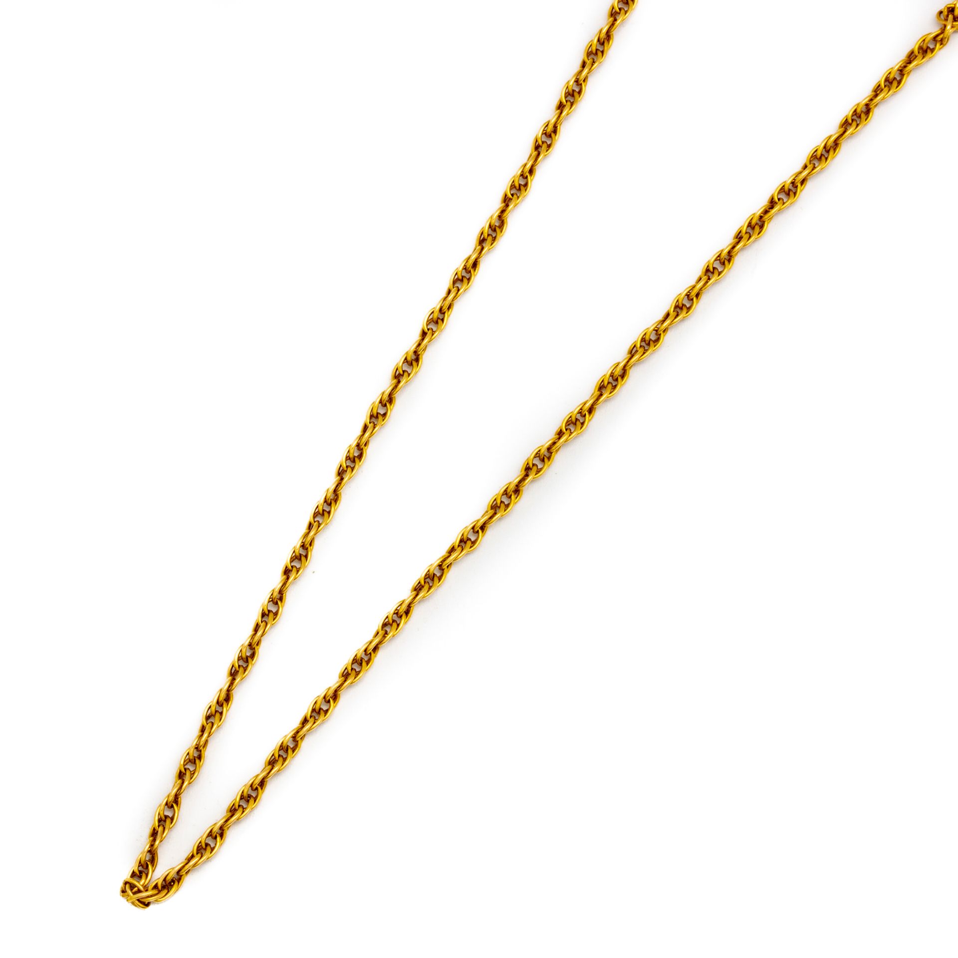 Null Twisted yellow gold chain
Weight : 7,4 g.