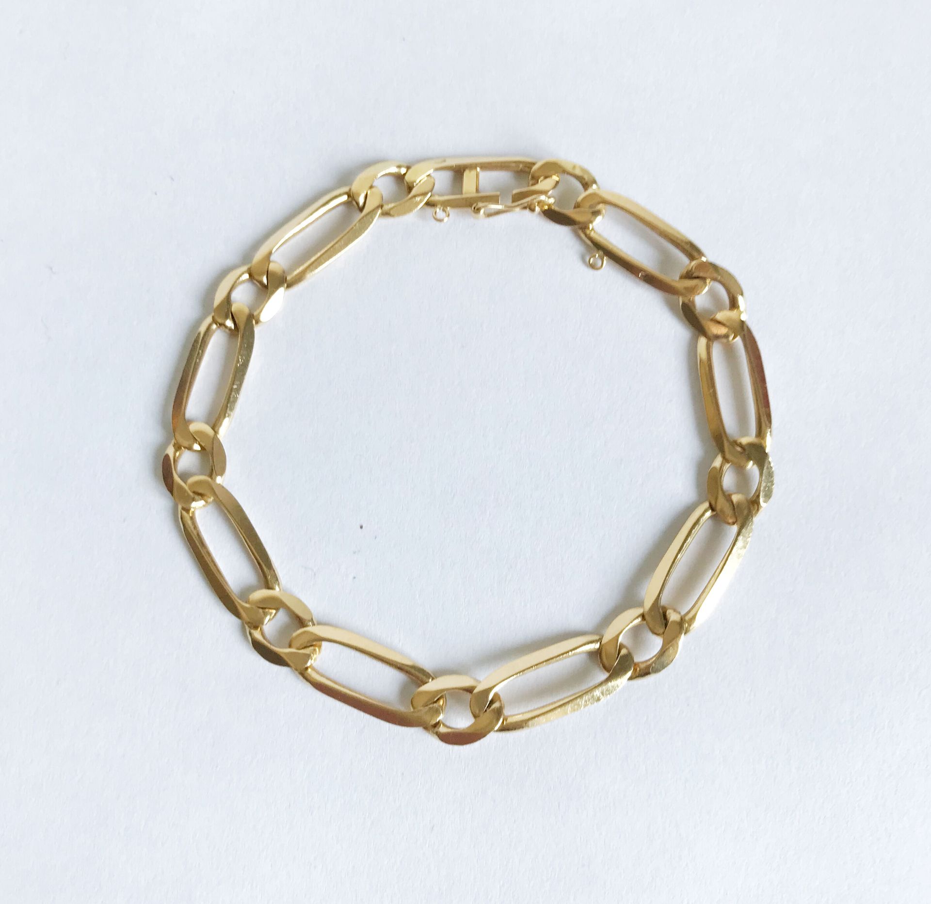 Null Pulsera de oro amarillo (750º) con cadena de caballo
Peso : 13 g